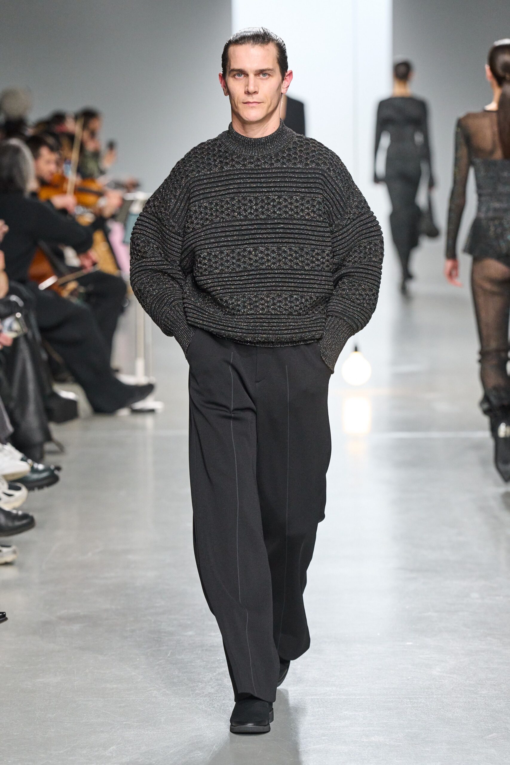 CFCL F/W 24 Look 433