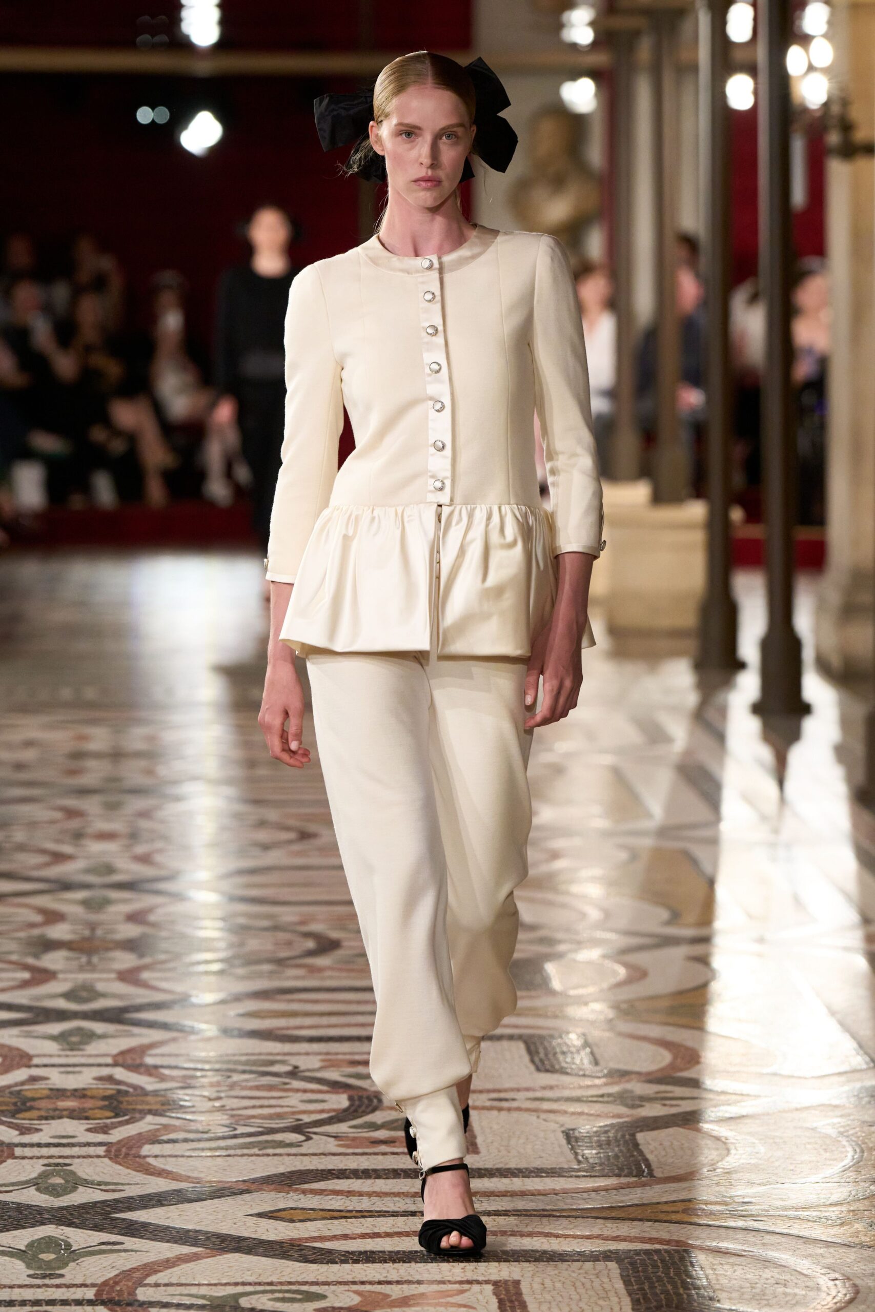 Chanel F/W 24 Couture Look 378