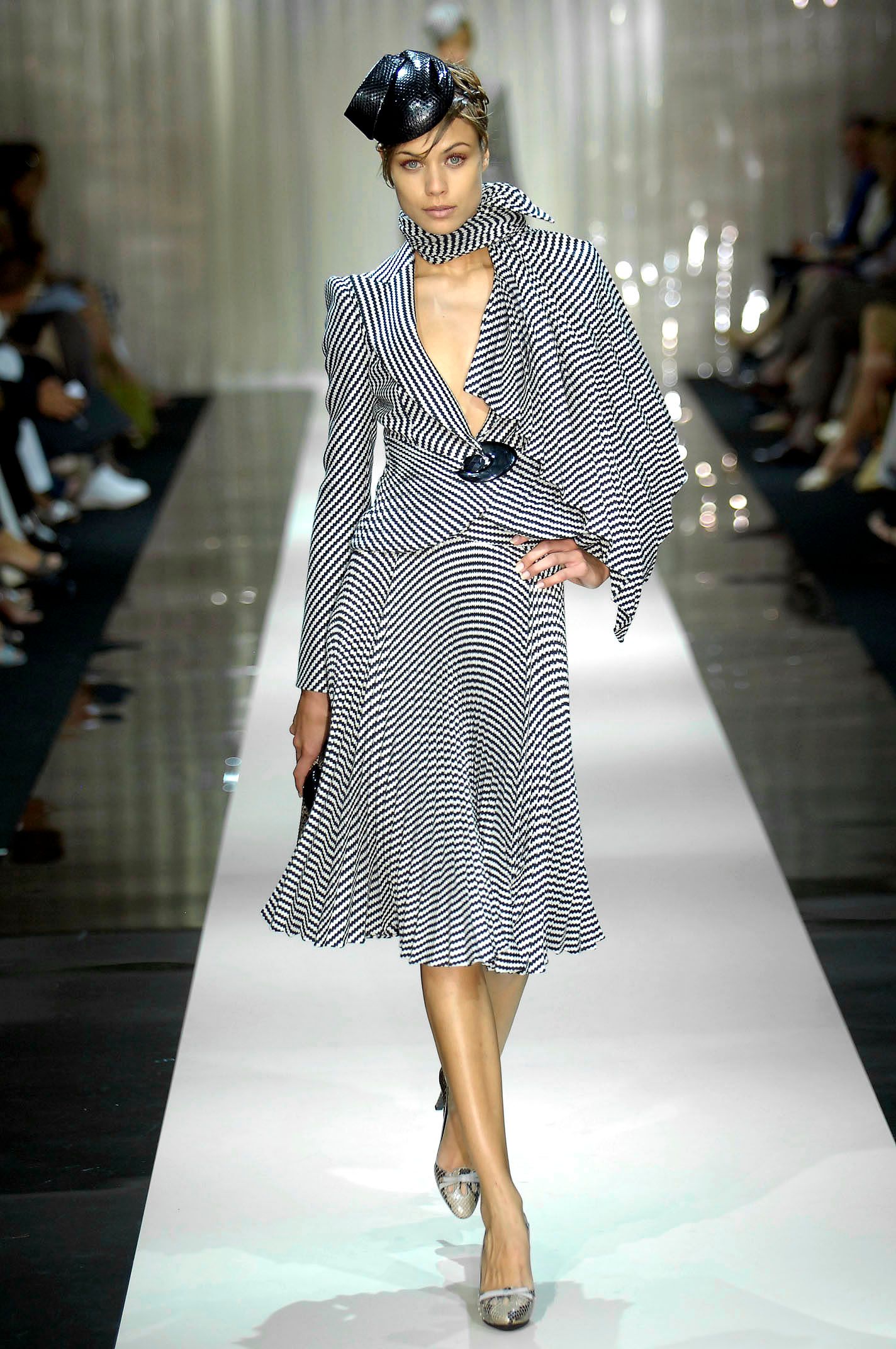 Armani Privé F/W 06 Couture Look 19