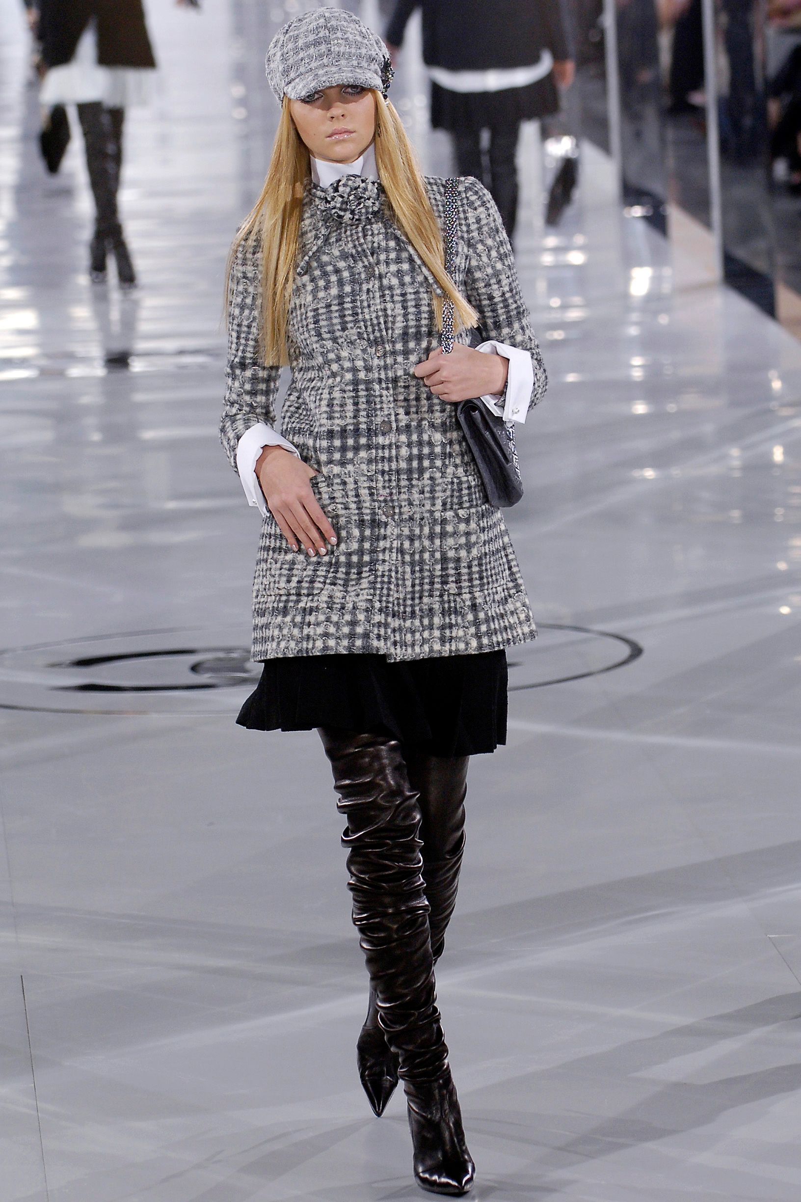 Chanel F/W 05 Look 29