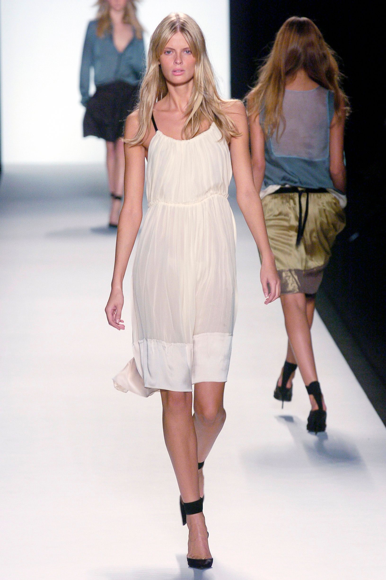 Chloé S/S 05 Look 25