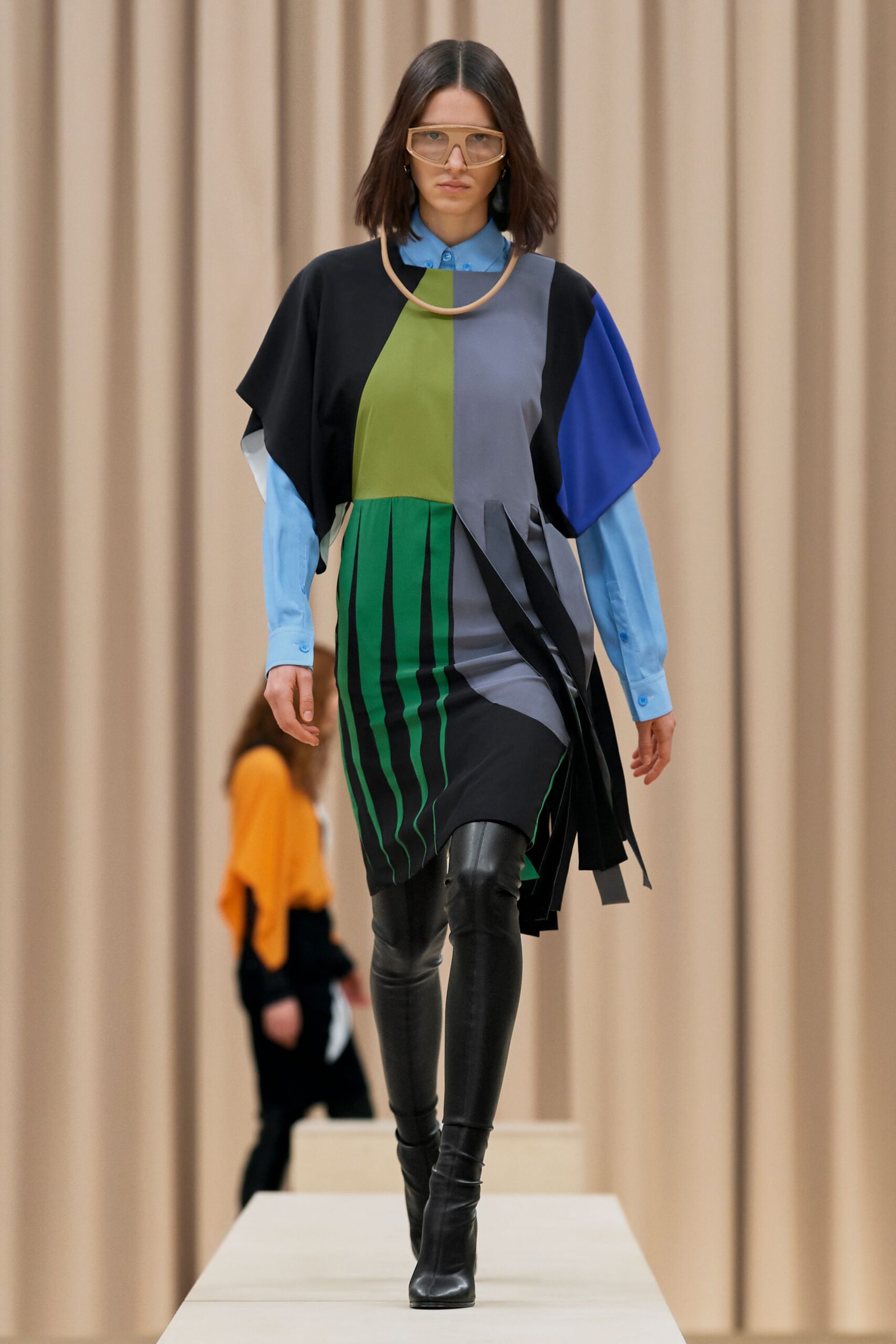 Burberry F/W 21 Look 396