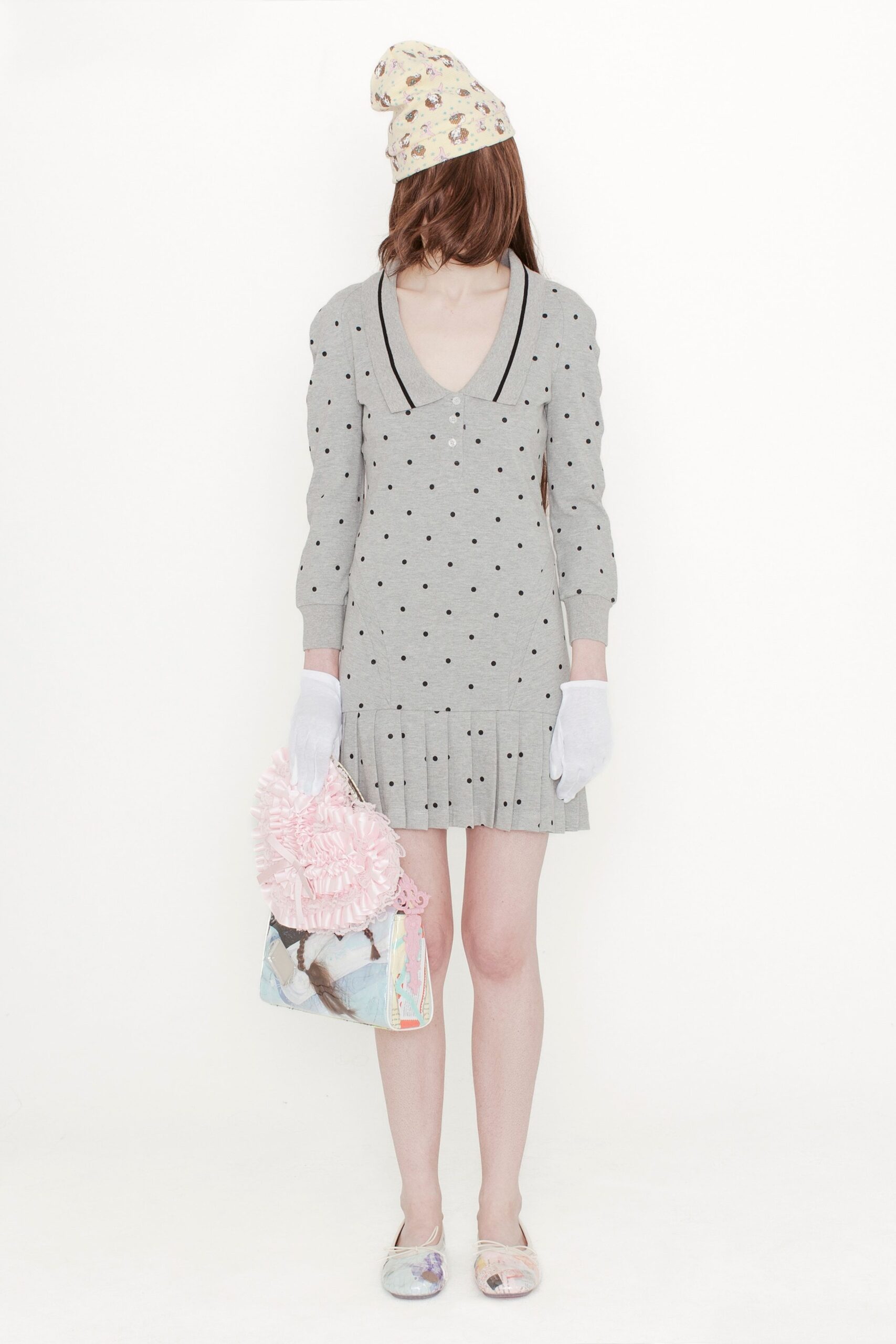 gray cotton long-sleeve v-neck fitted pleated polka-dot dress
