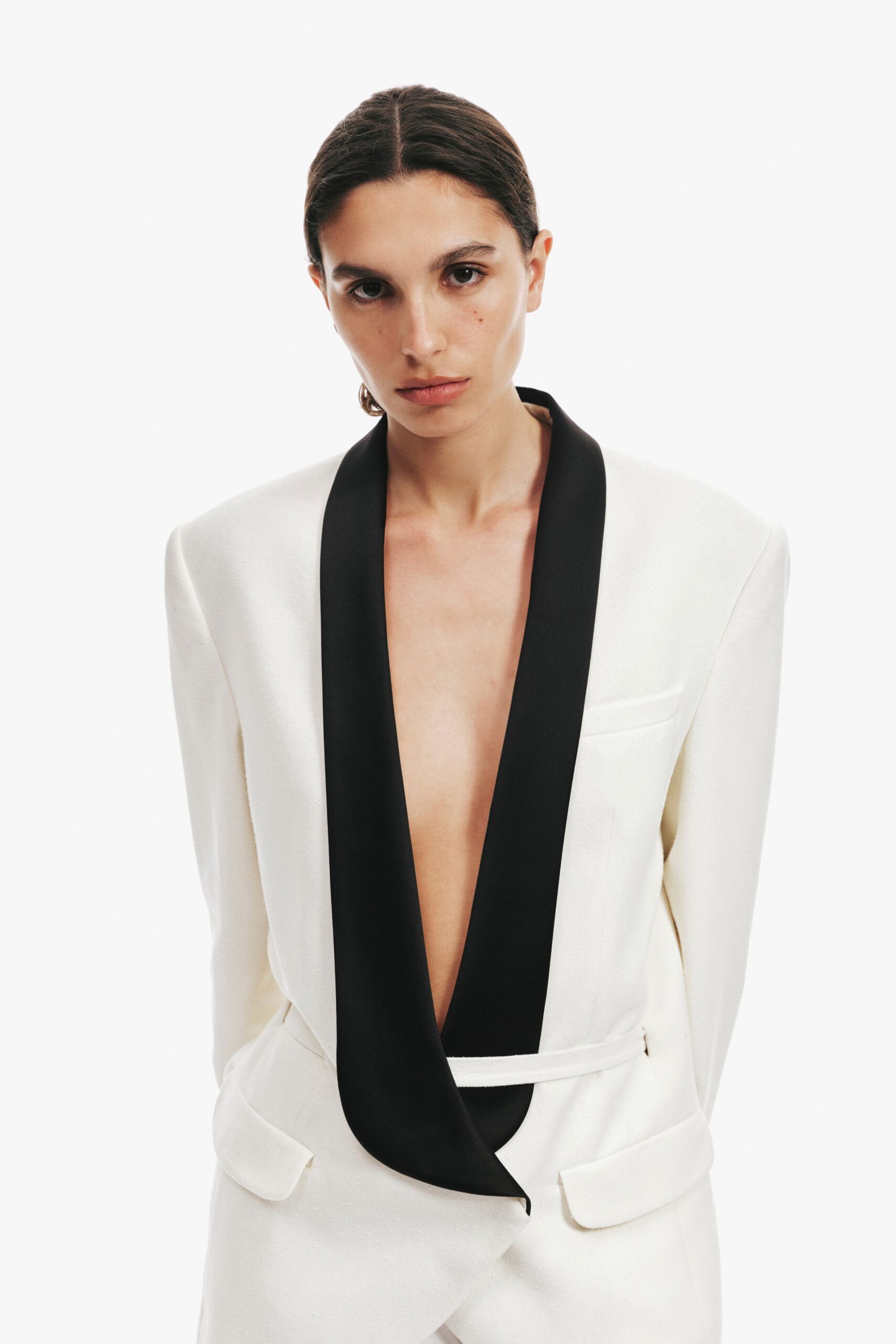 fitted white blazer