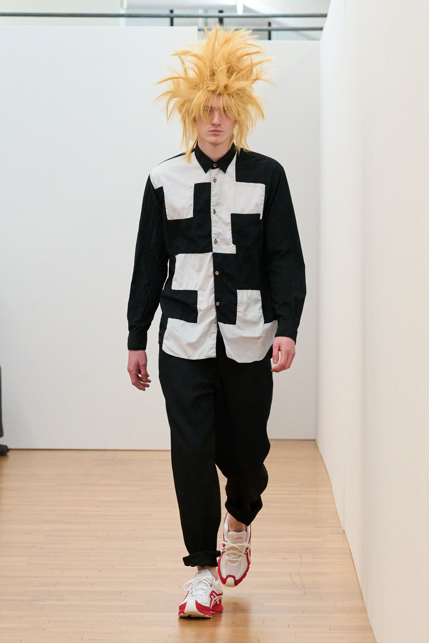 black and white color-blocked shirt