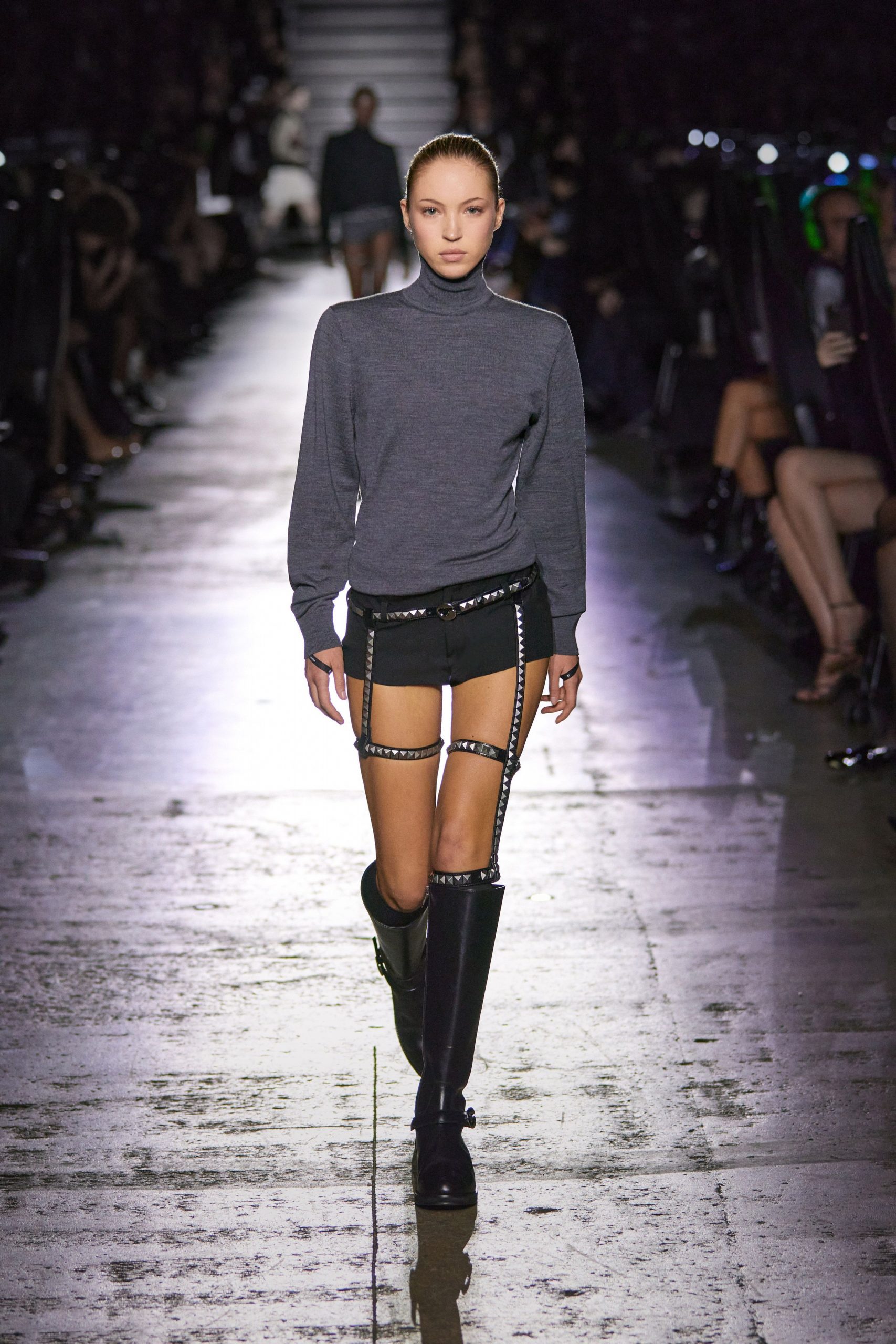 black denim fitted zippered short shorts