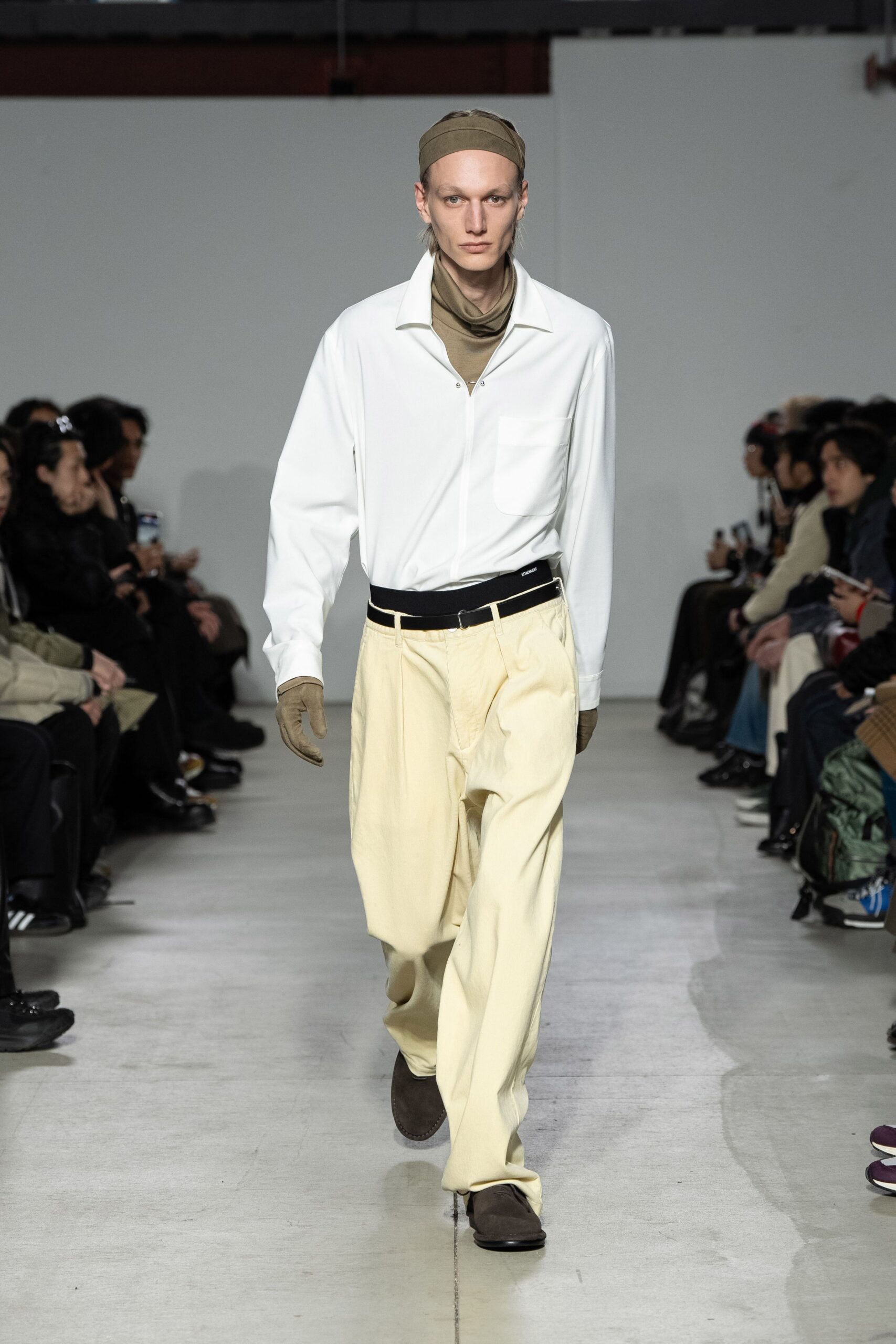 brown cotton gloves
