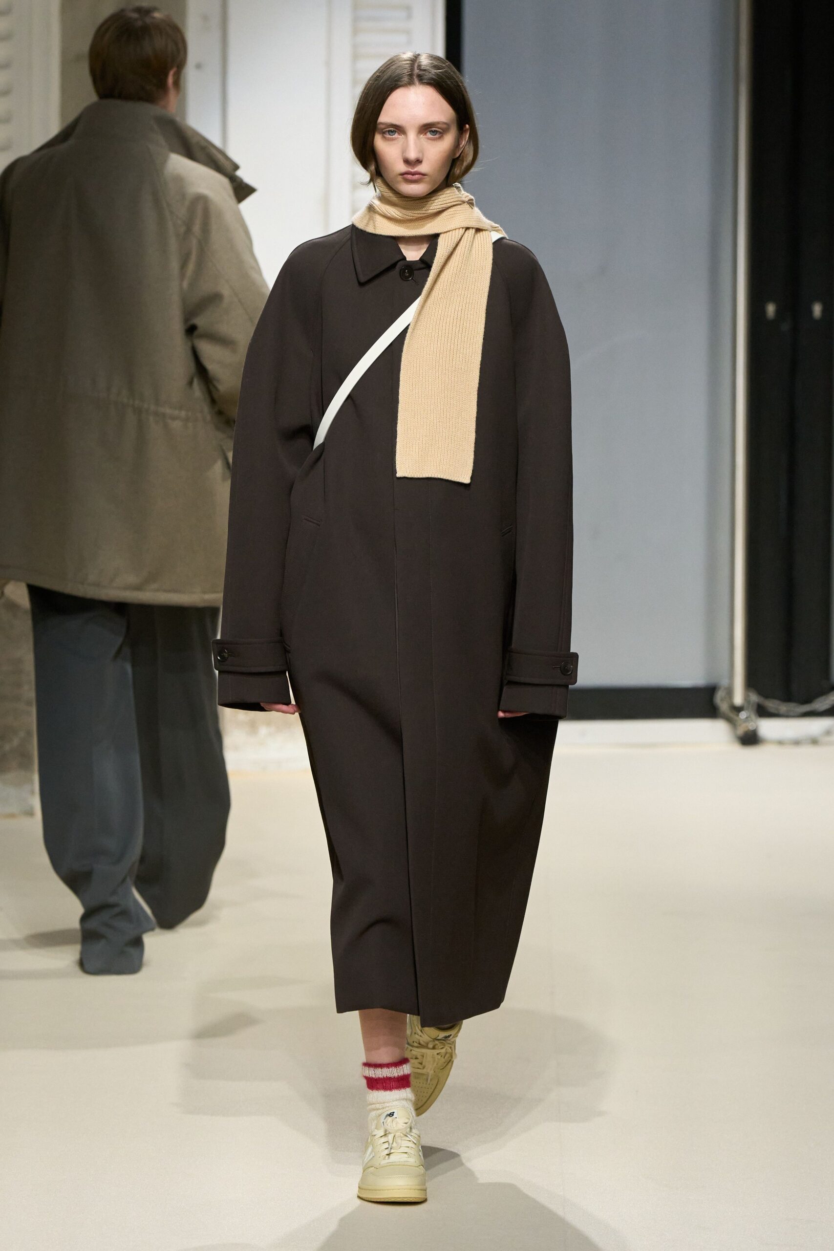 brown wool long-sleeve collared relaxed buttoned midi coat