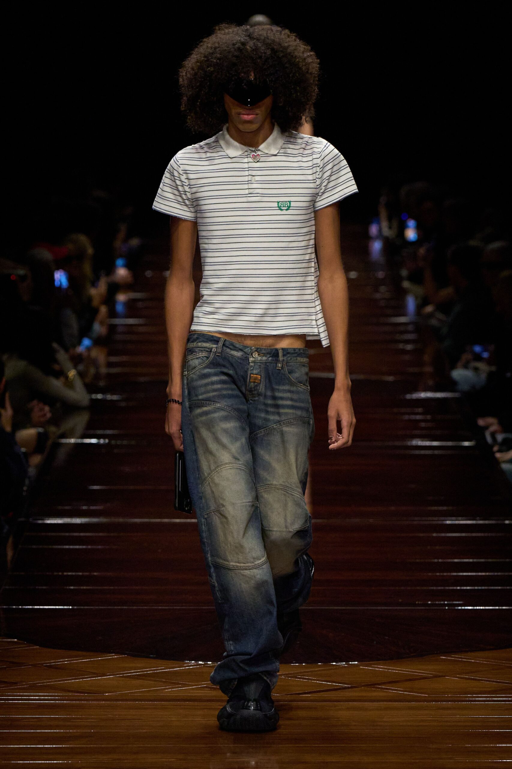 white cotton short-sleeve collared fitted striped cropped shirt