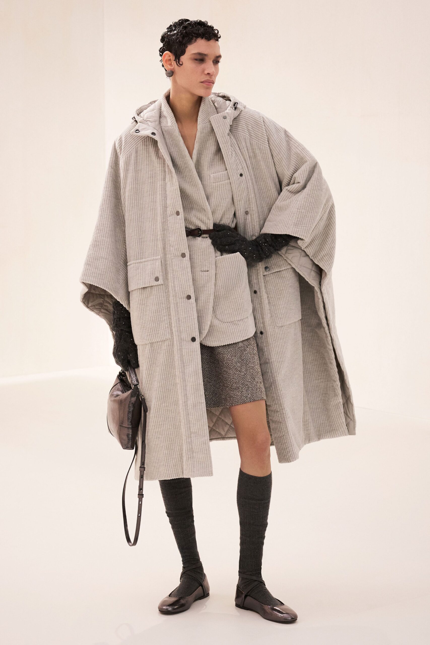 gray cotton long-sleeve collared oversized buttoned pockets coat