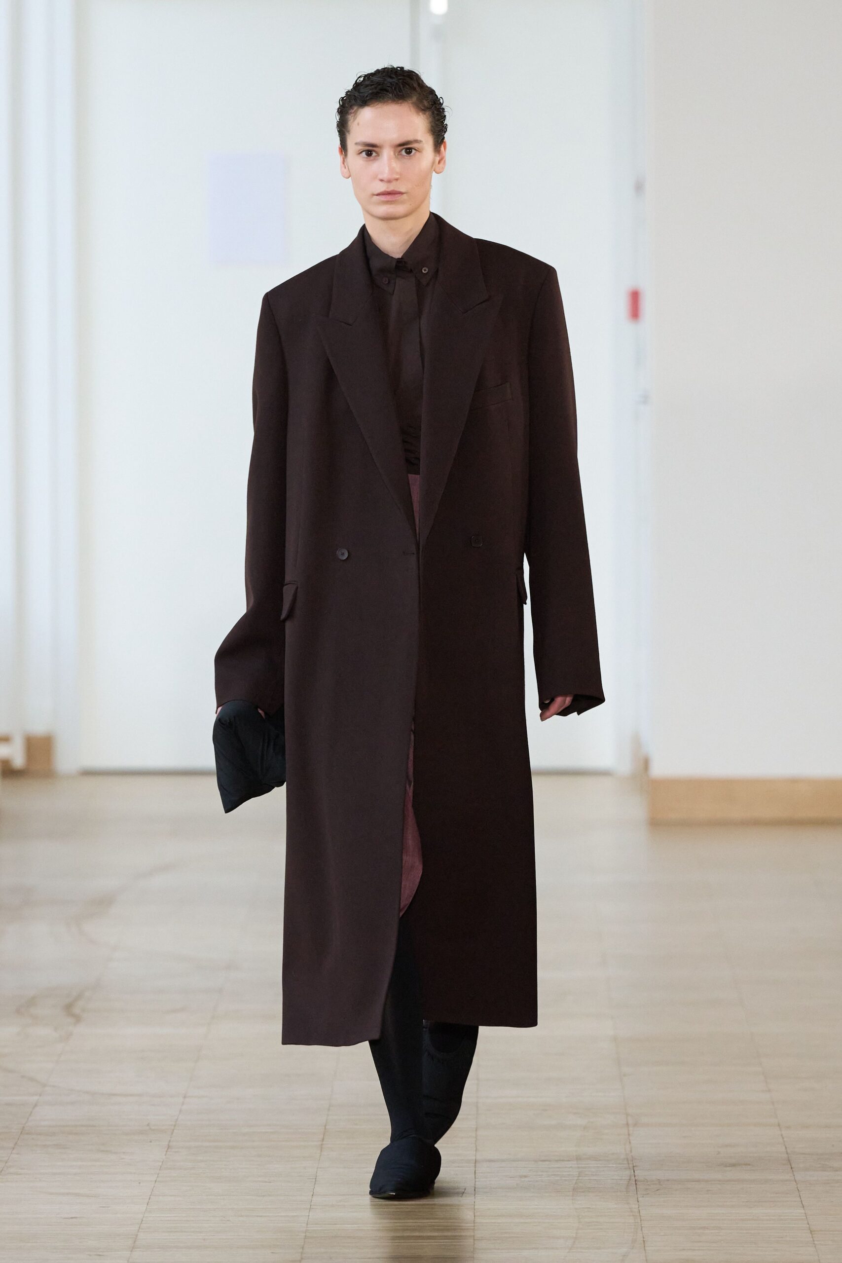 brown wool long-sleeve collared oversized buttoned coat