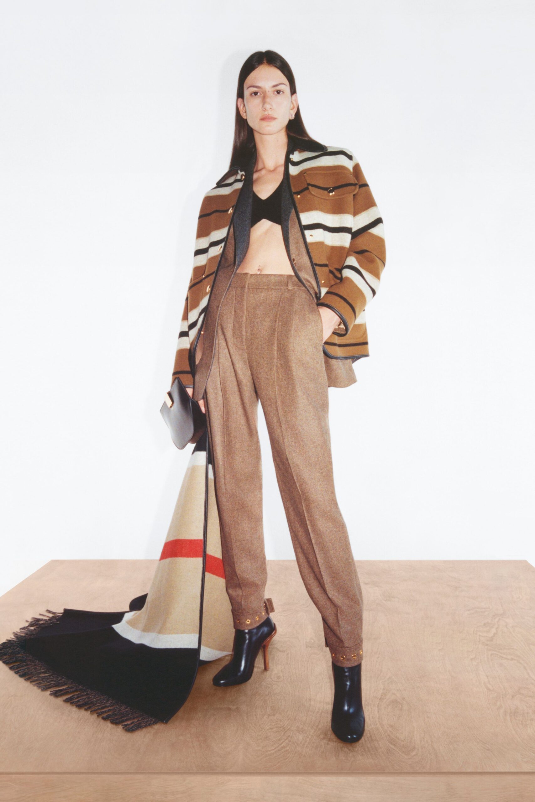 Burberry Resort 22 Look 404