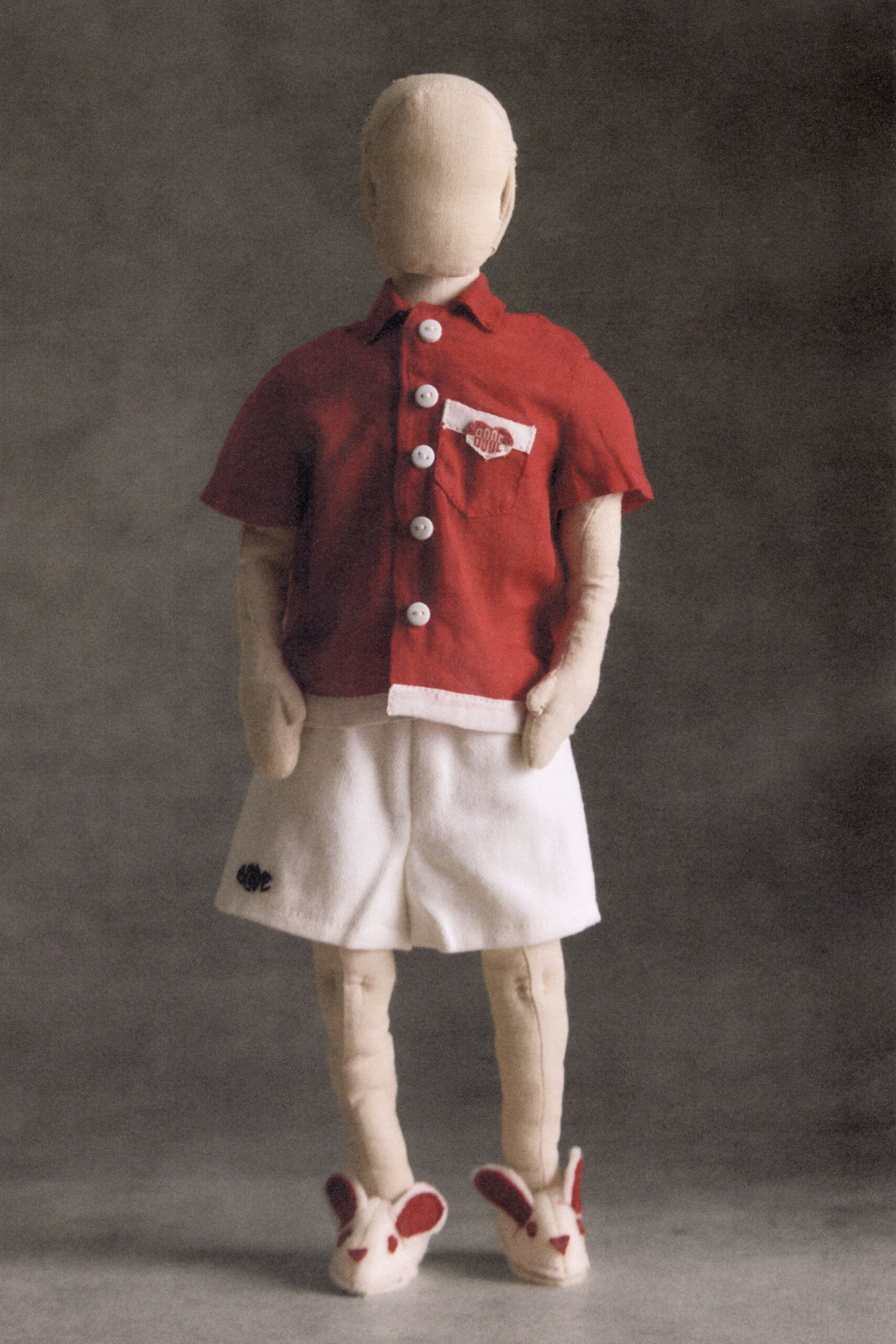 red cotton short-sleeve collared relaxed buttoned pockets shirt