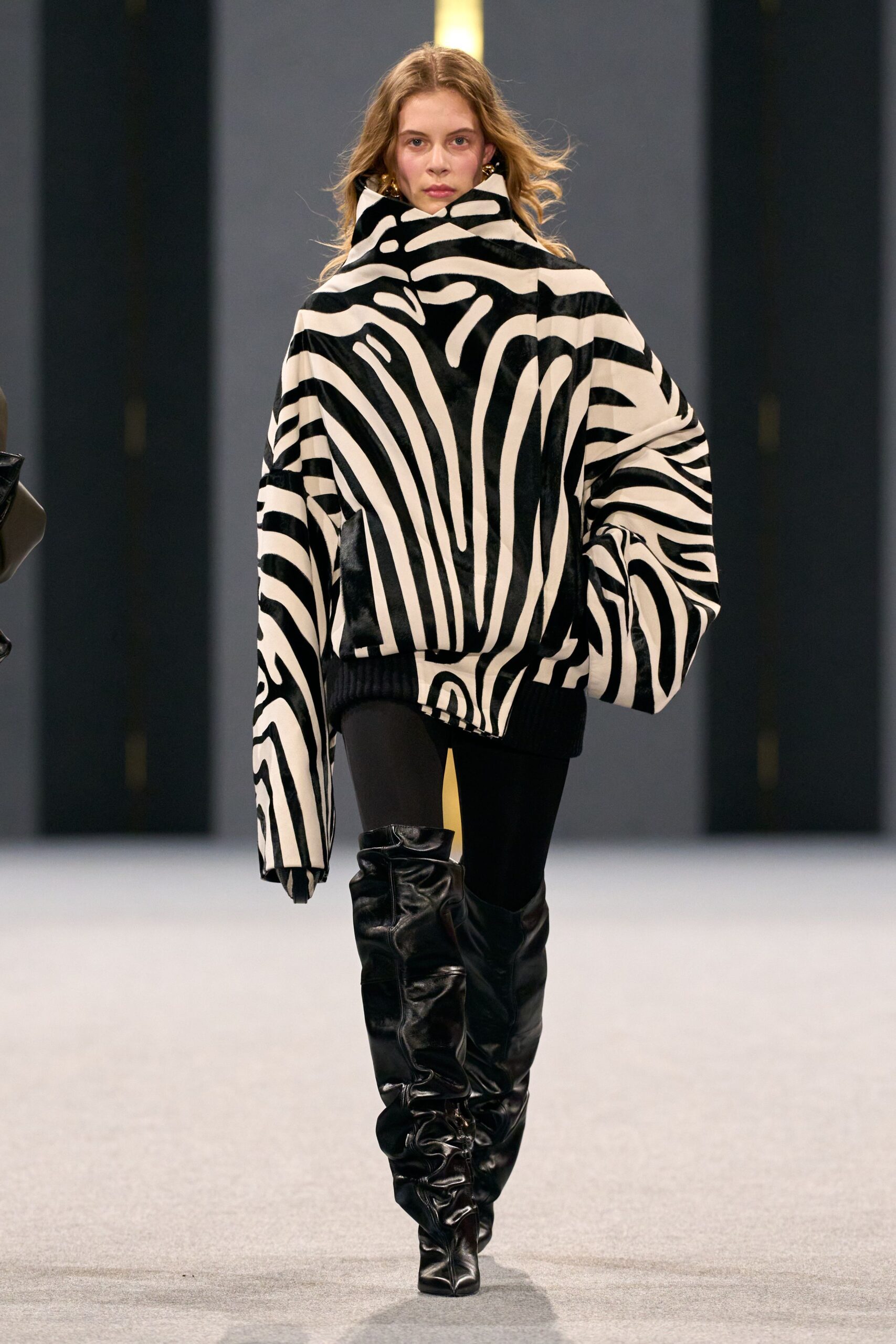 black faux-fur long-sleeve high-neck oversized printed jacket