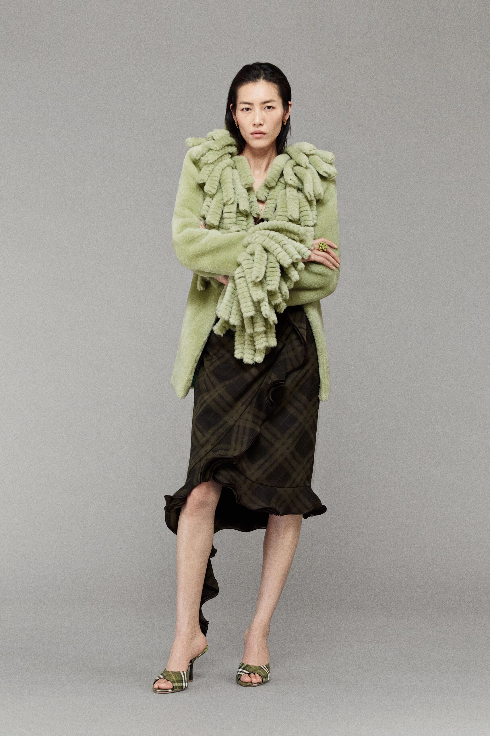 green wool long-sleeve fitted ruffled jacket
