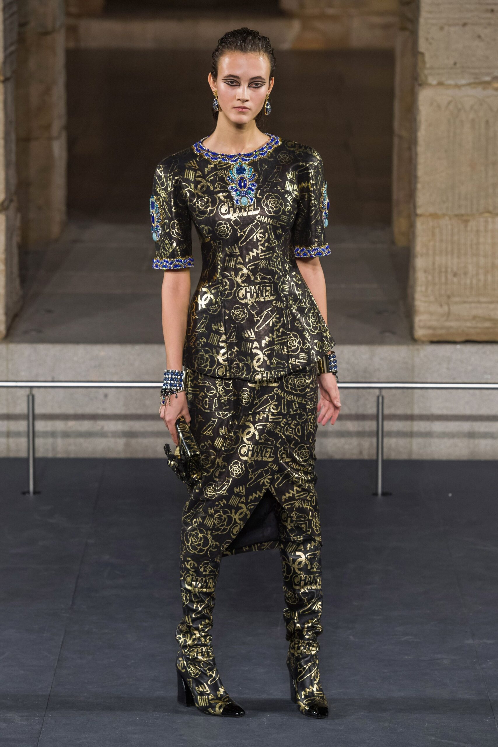 Chanel F/W 19 Look 512
