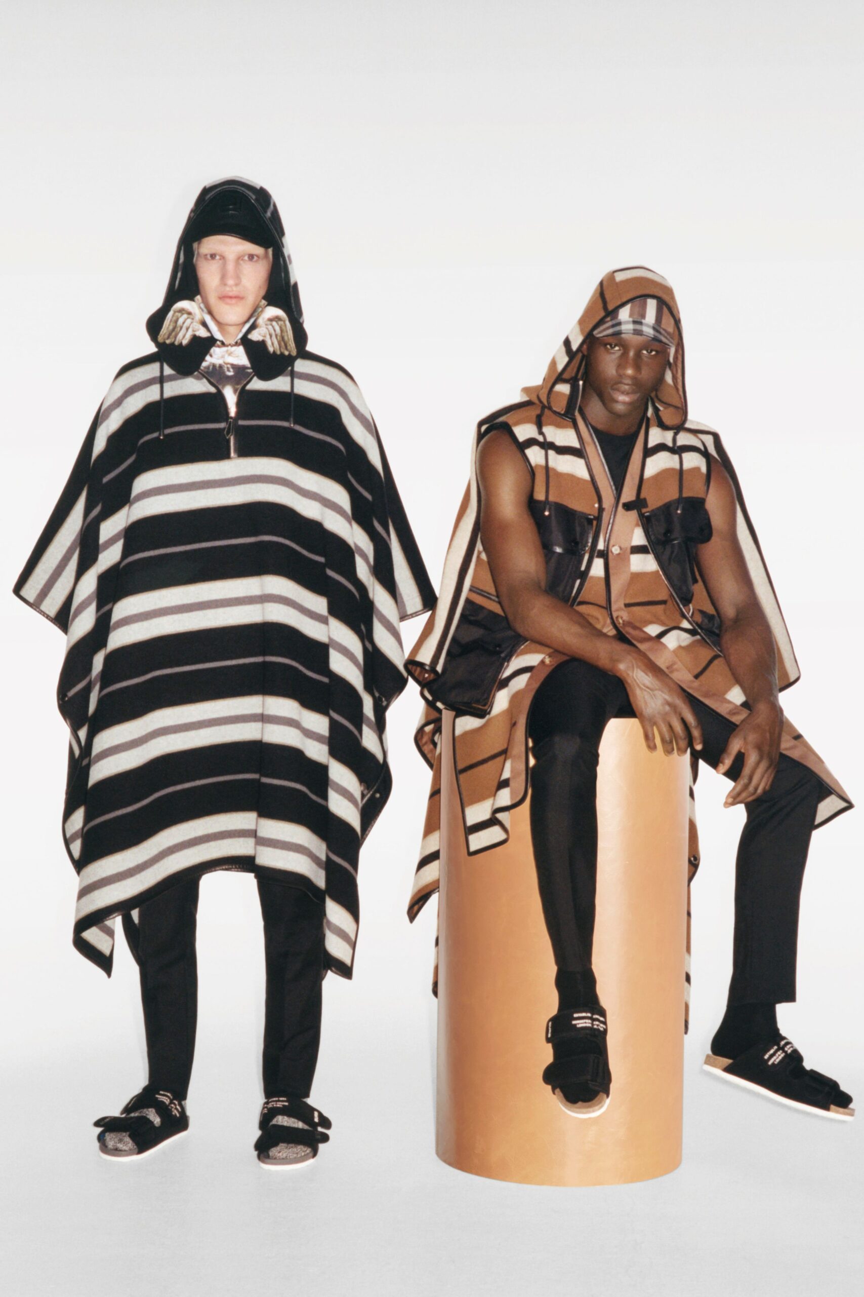 Burberry Resort 22 Look 422