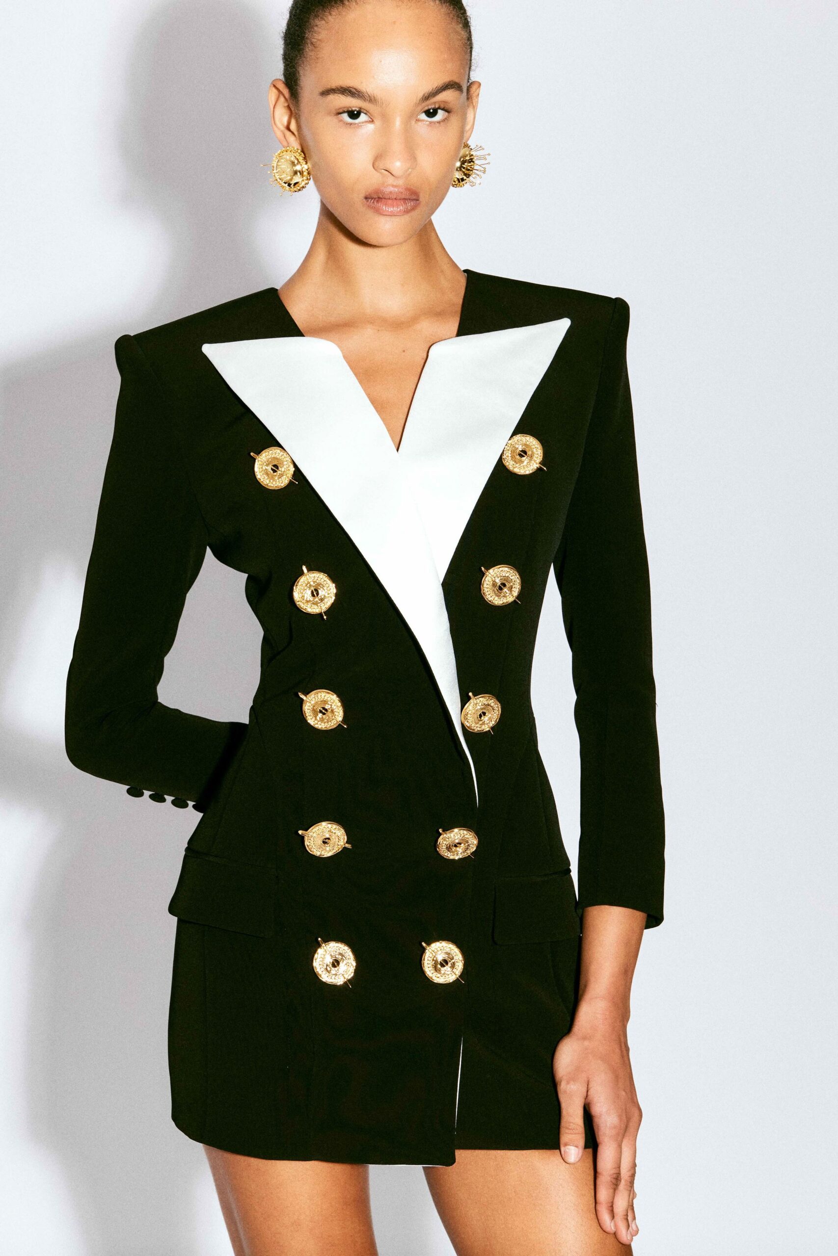 black and white fitted blazer