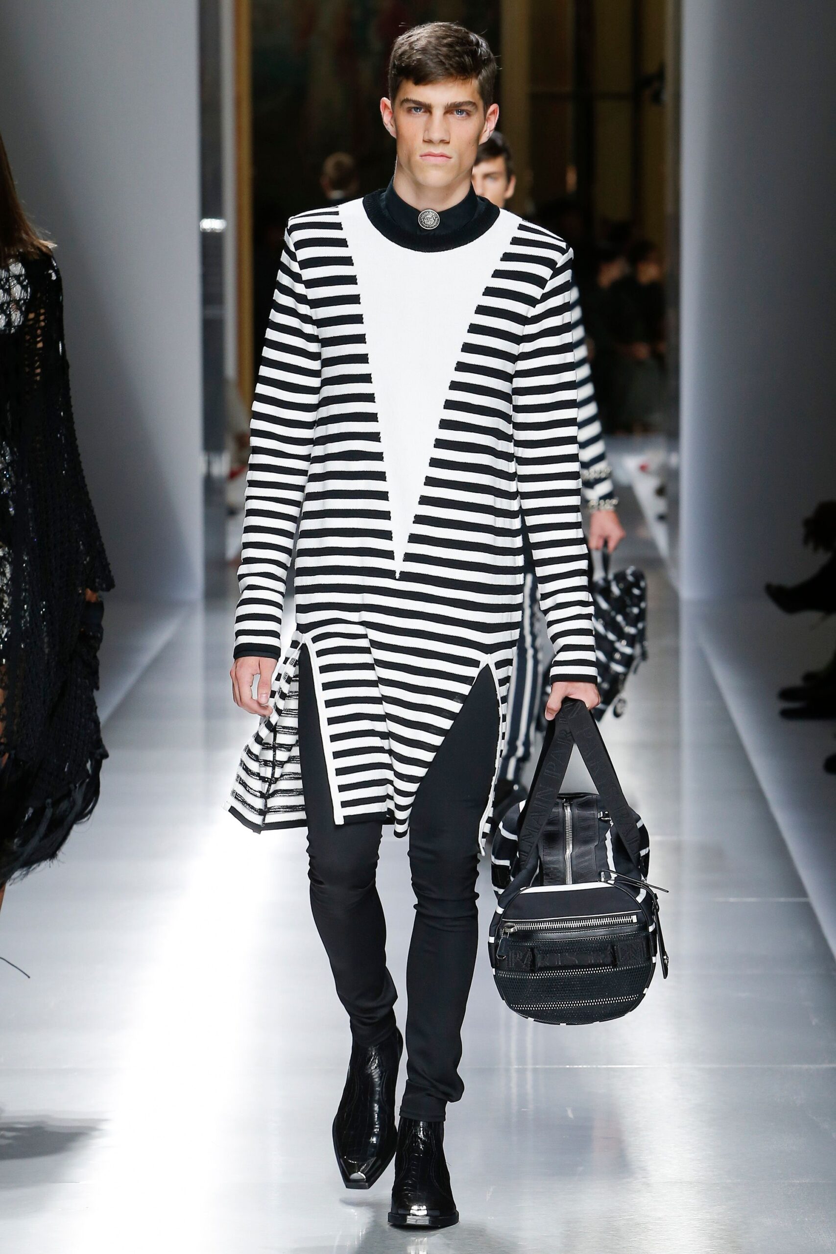 Balmain S/S 18 Menswear Look 433