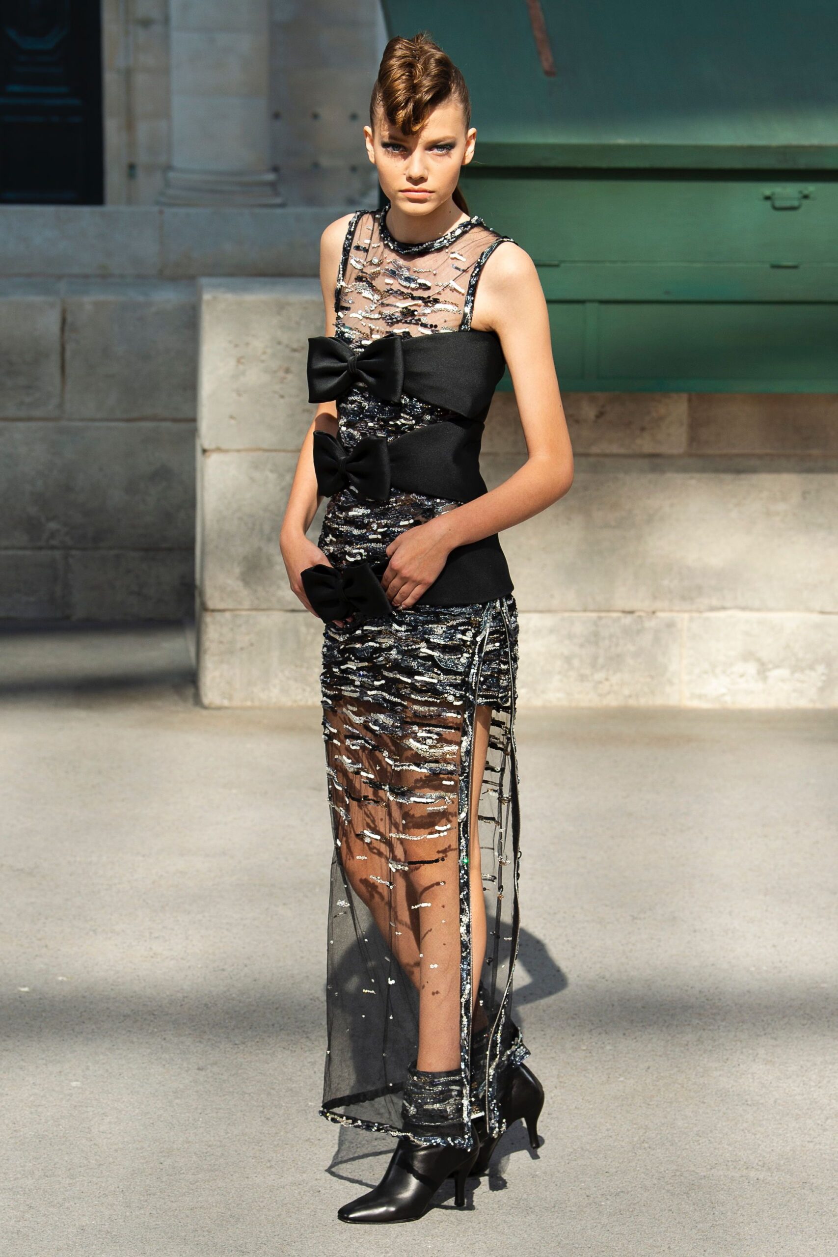 Chanel F/W 18 Couture Look 533