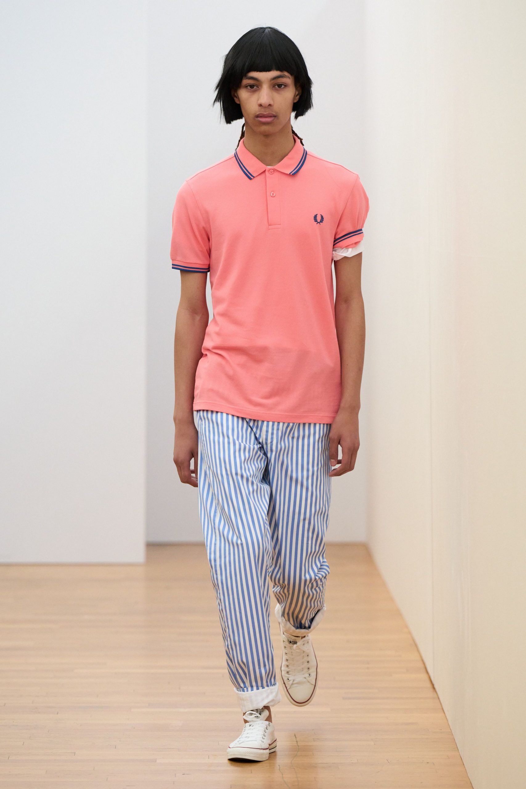 pink cotton short-sleeve collared fitted shirt