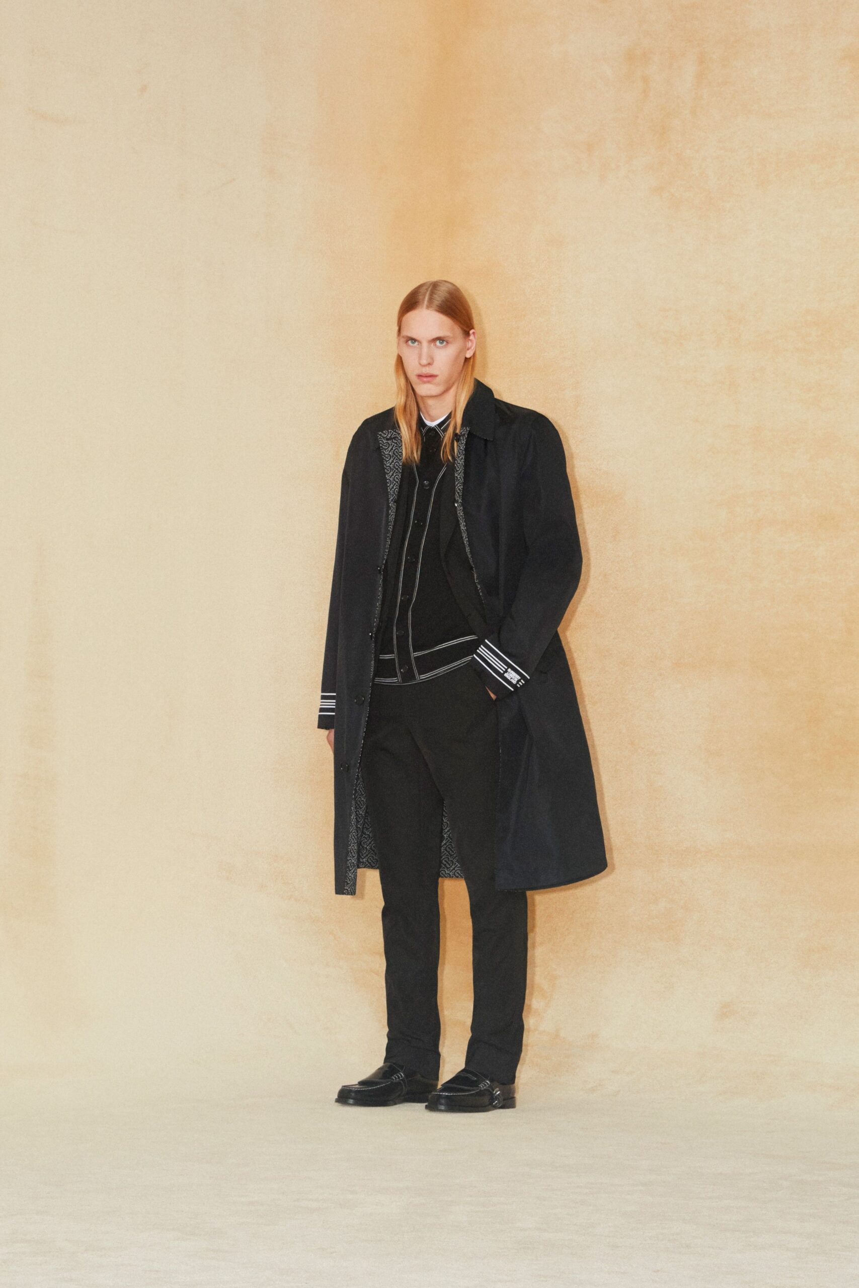 Burberry F/W 20 Look 386