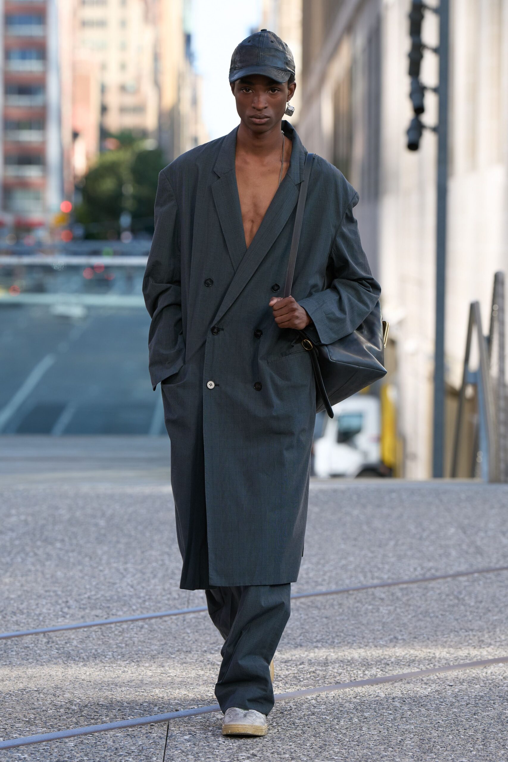 gray cotton long-sleeve collared relaxed buttoned suit
