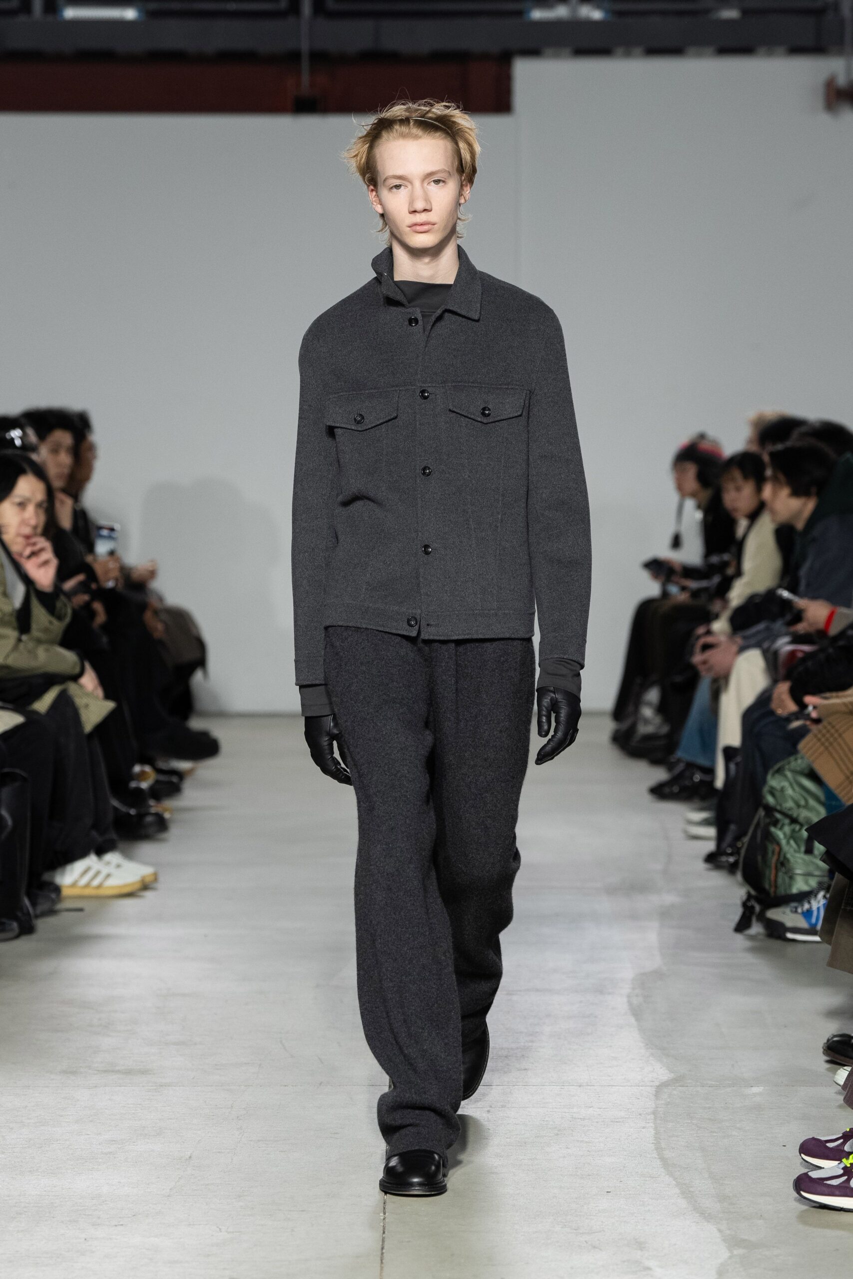 gray wool long-sleeve collared relaxed buttoned jacket