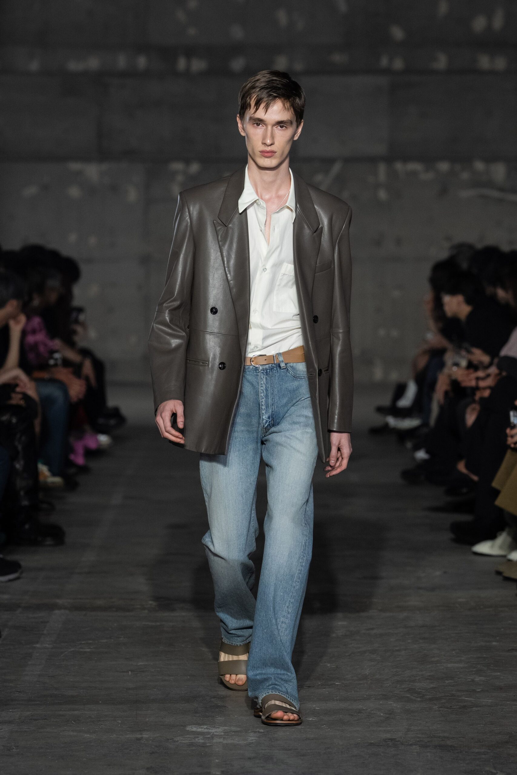 brown leather long-sleeve collared structured longline pockets blazer