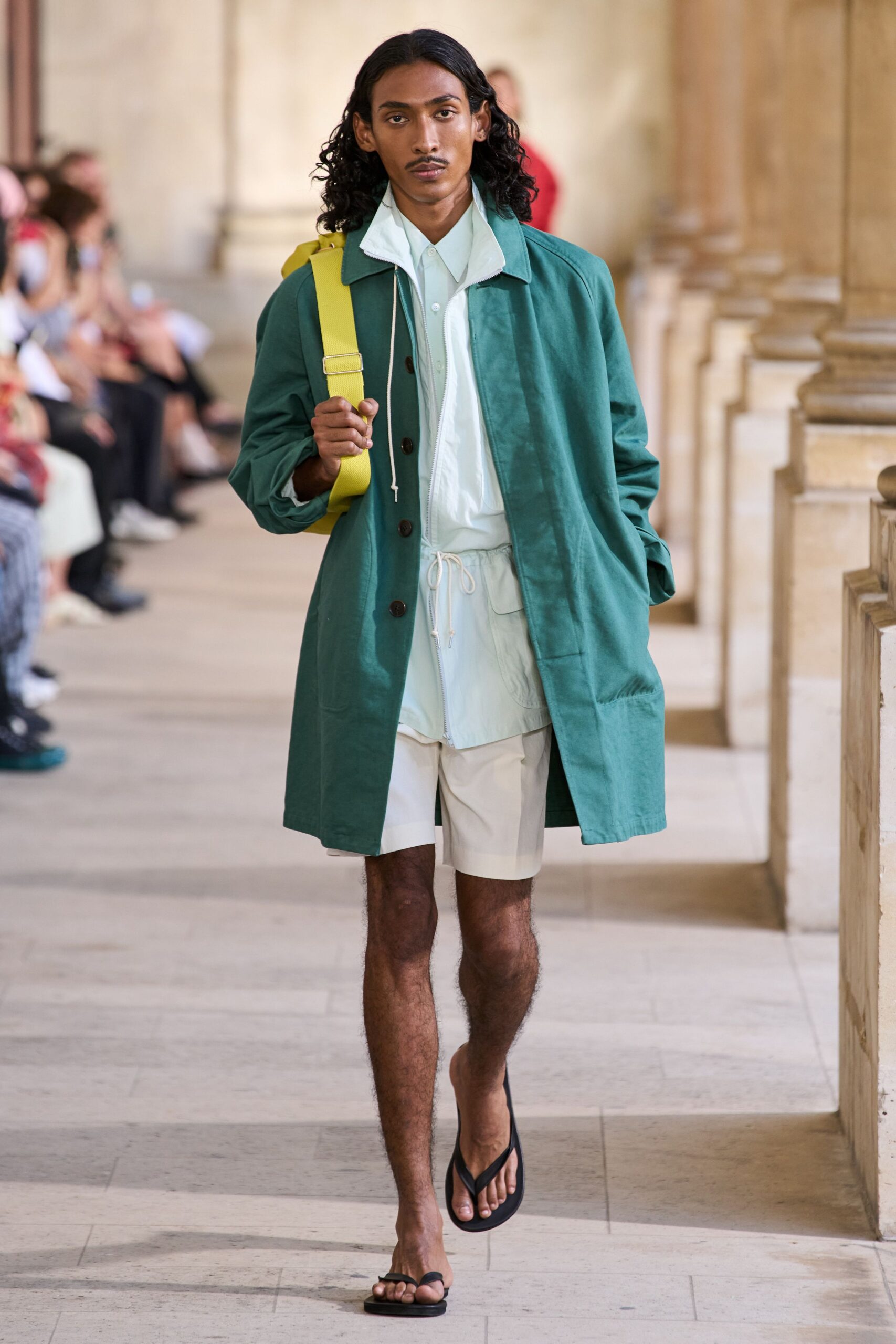 green cotton long-sleeve collared oversized buttoned pockets coat