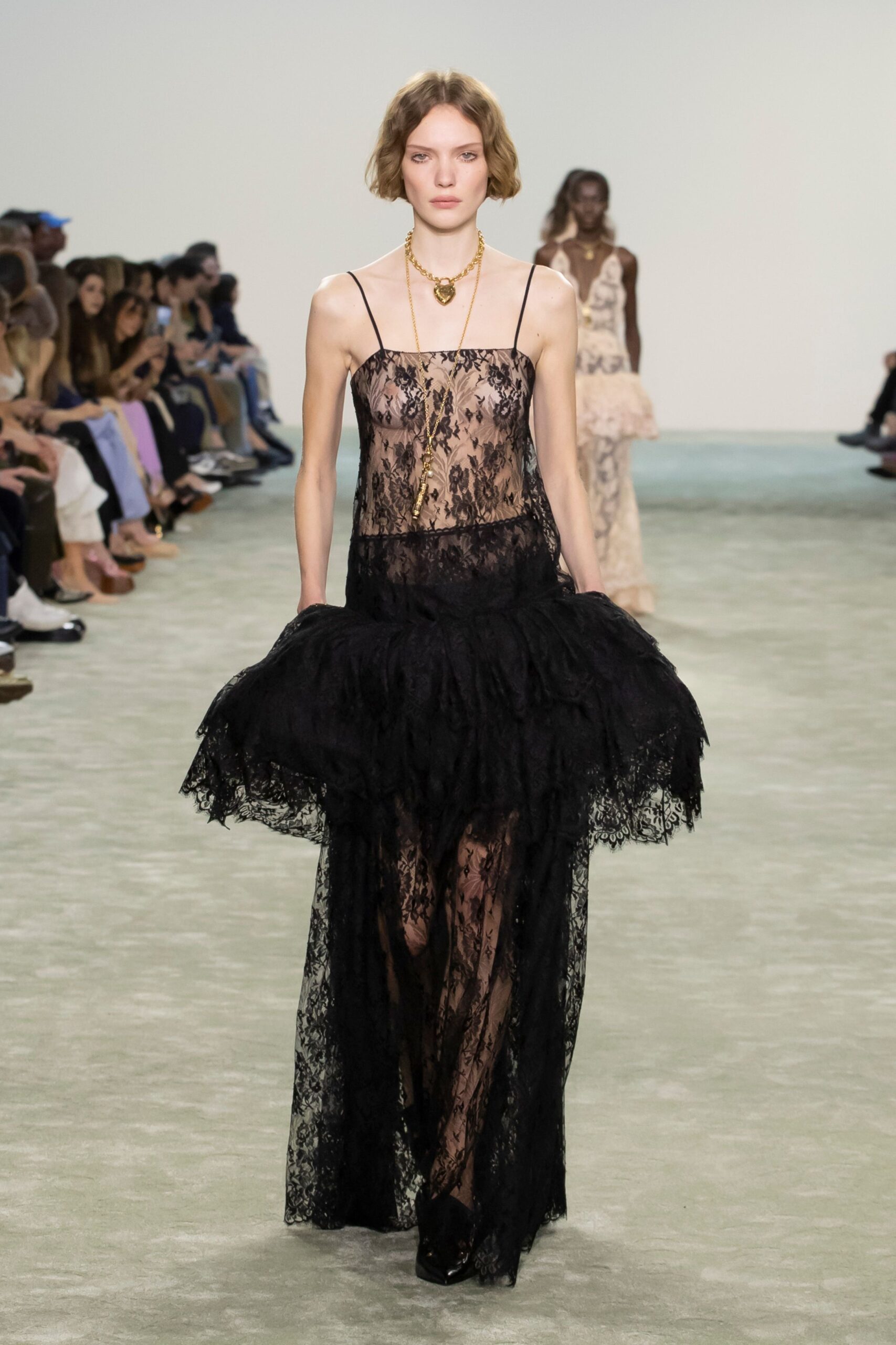 black lace sleeveless gown
