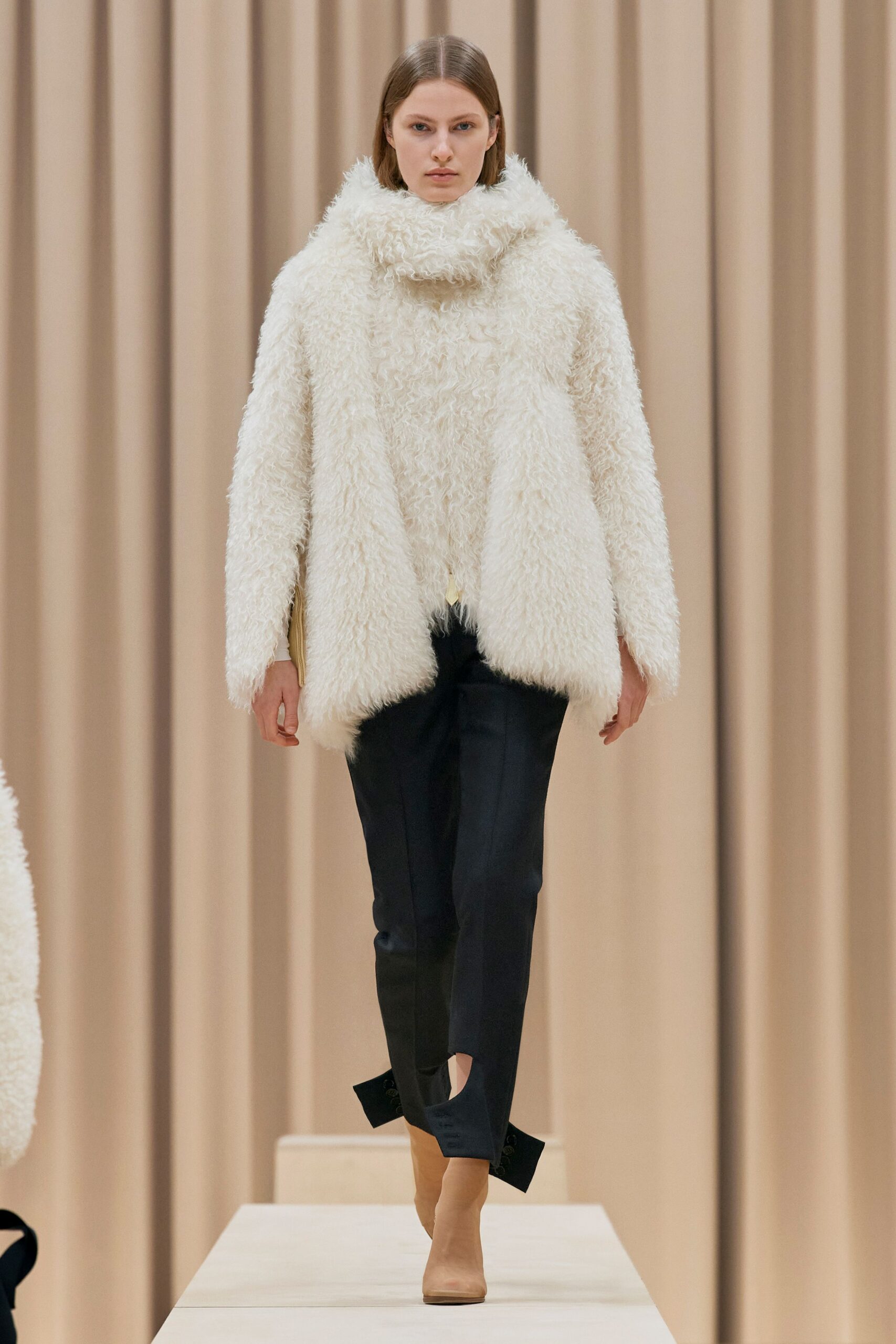 Burberry F/W 21 Look 520