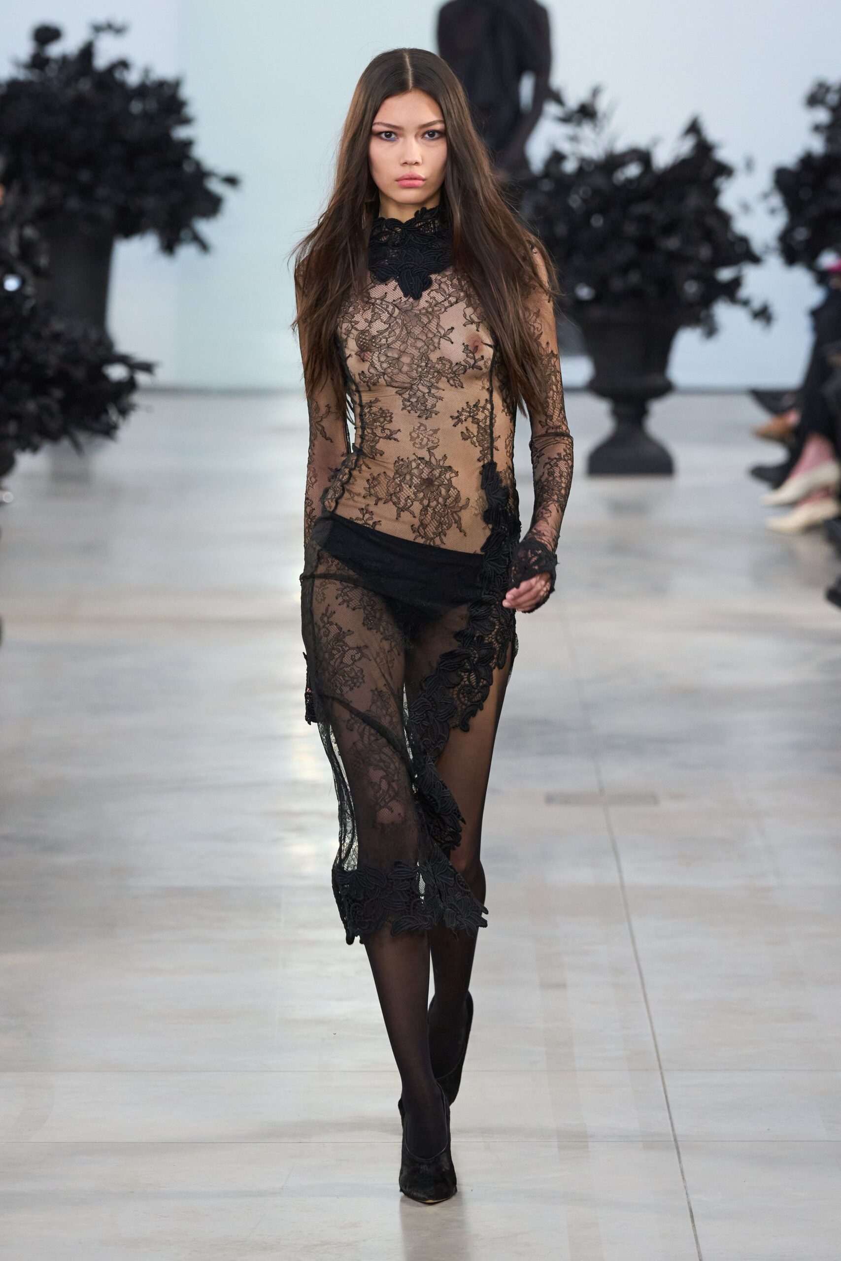 black lace long-sleeve v-neck fitted embroidered dress