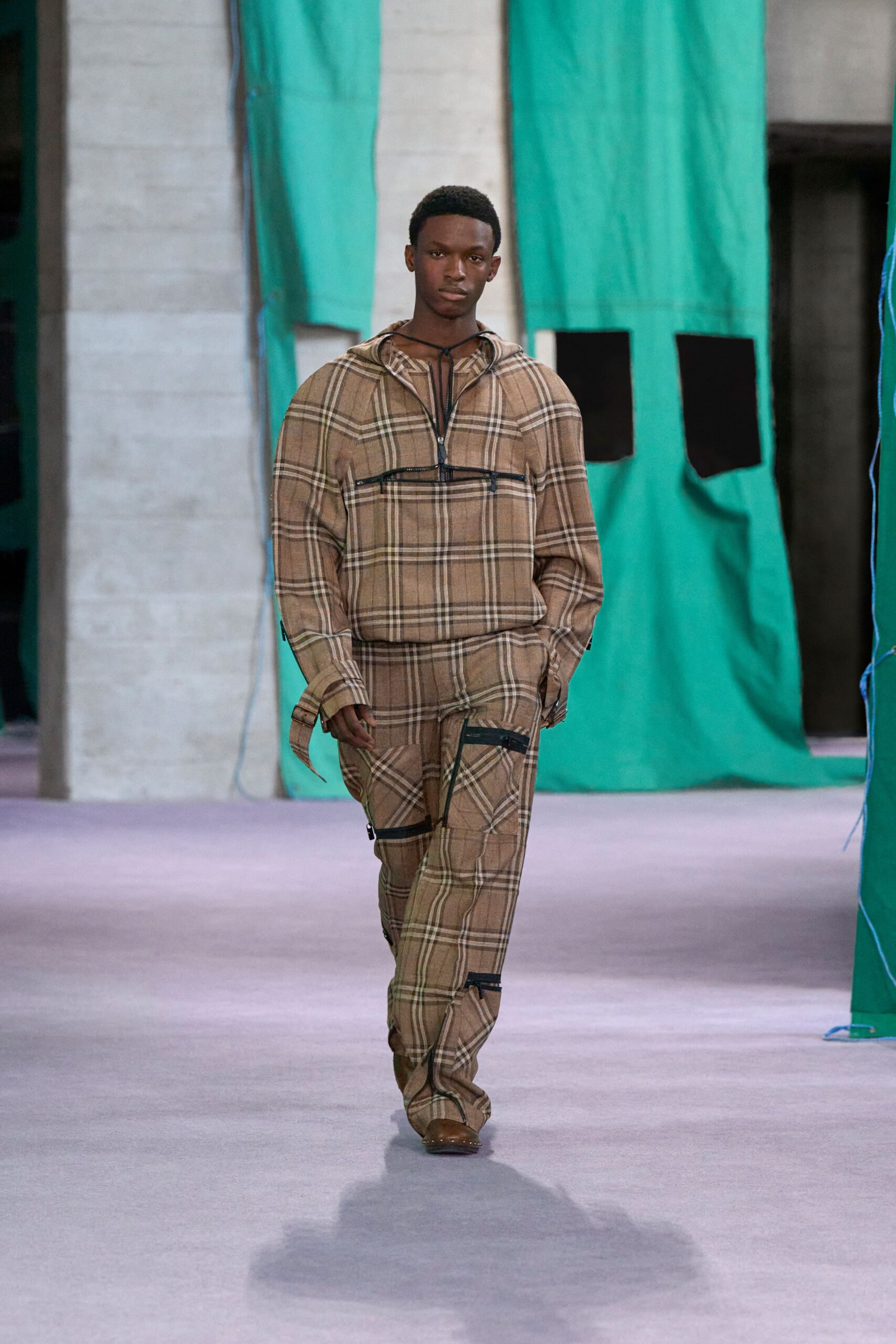 Burberry S/S 25 Look 476