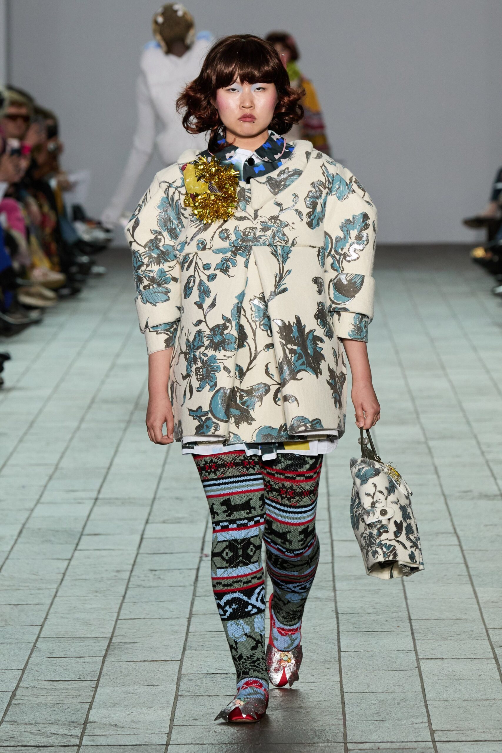 white cotton long-sleeve collared relaxed floral embroidered coat