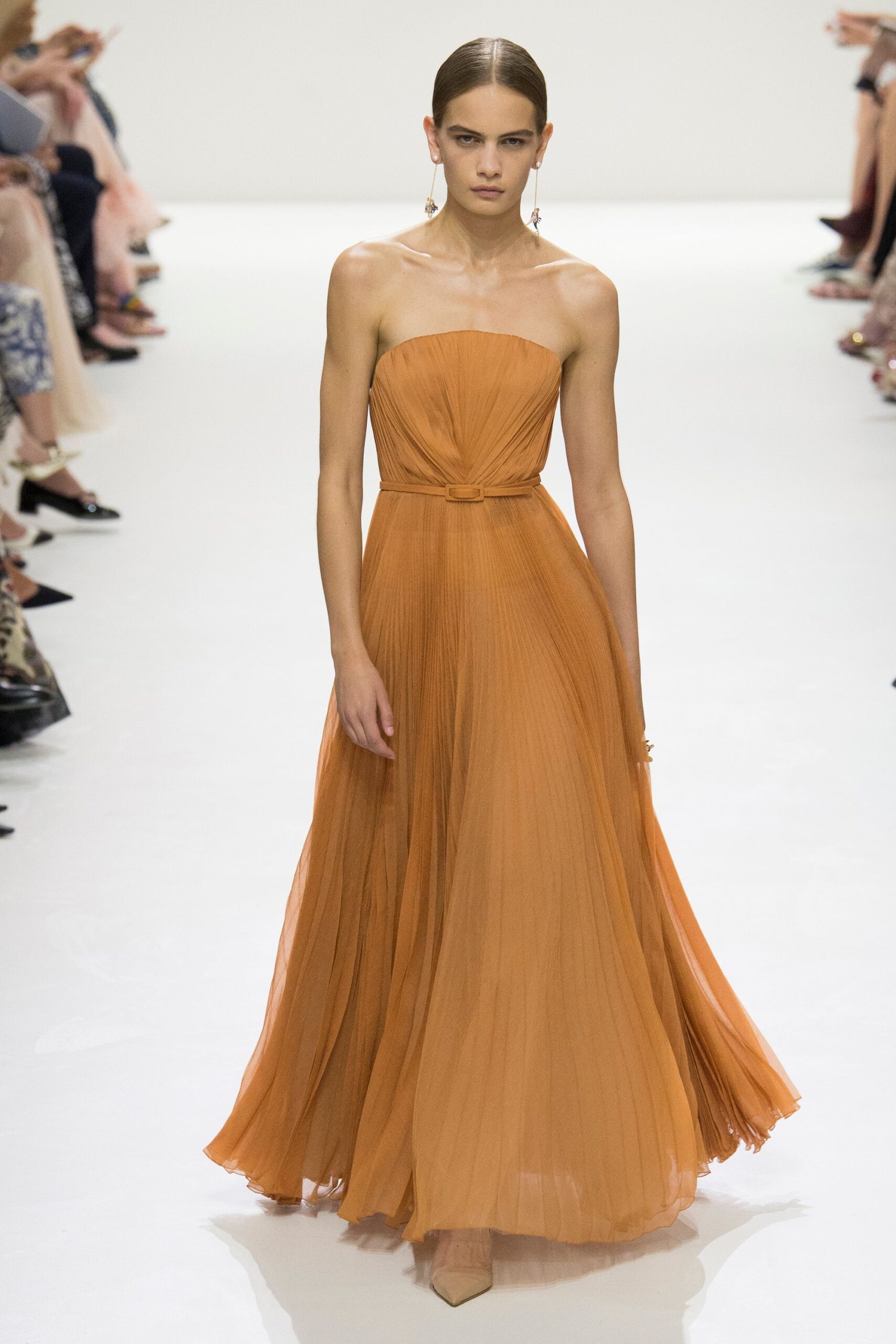 Christian Dior F/W 18 Couture Look 598