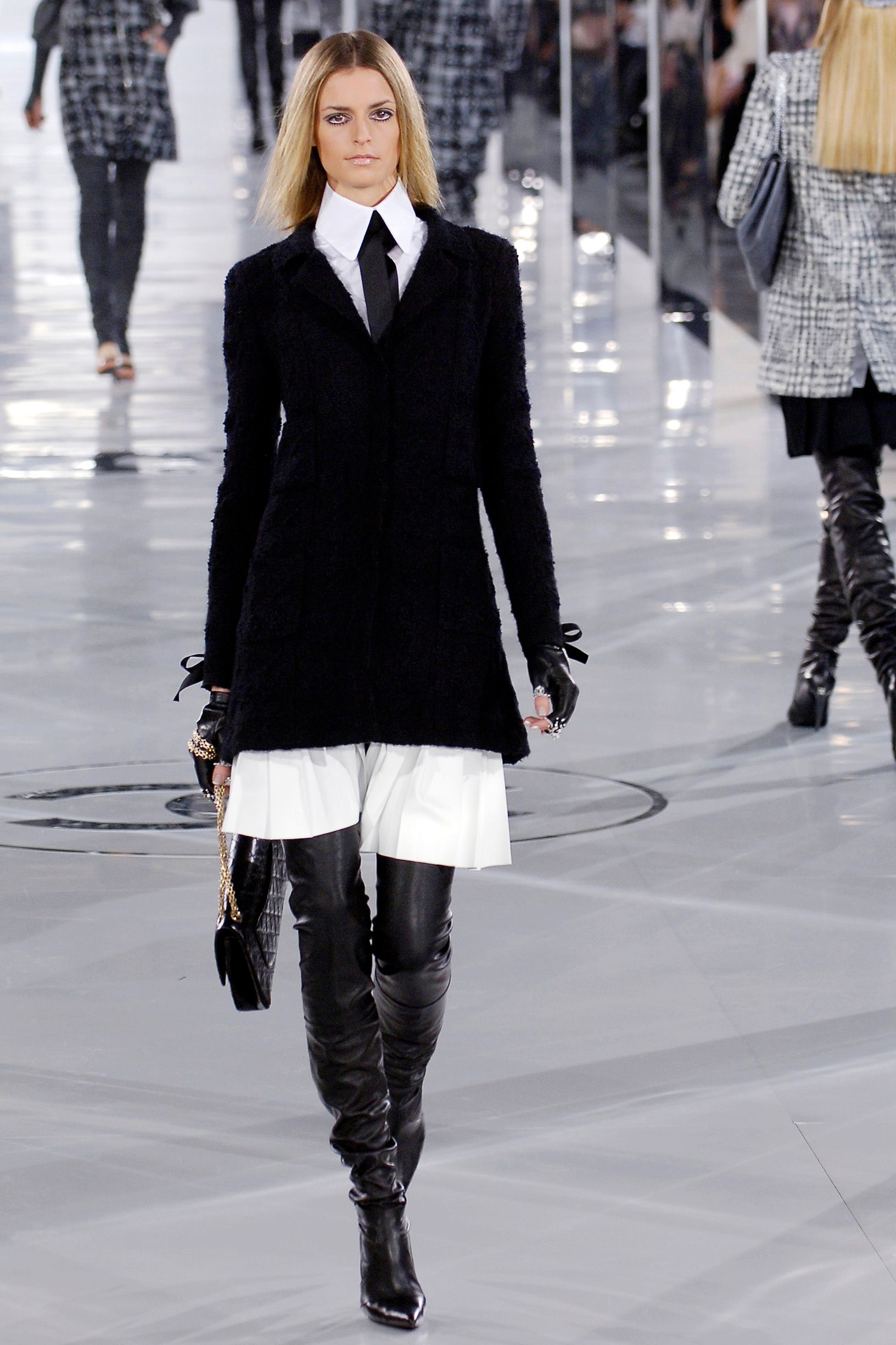 Chanel F/W 05 Look 46
