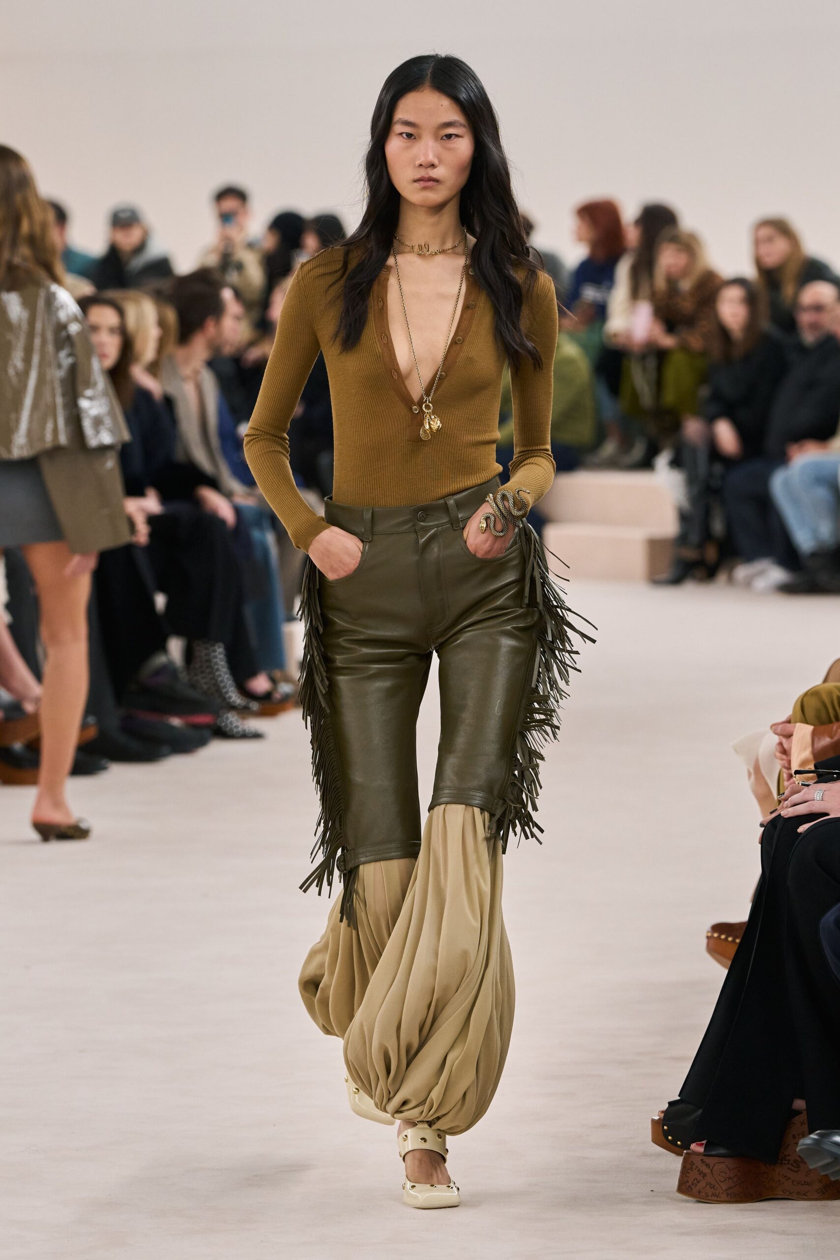 Chloé F/W 24 Look 637