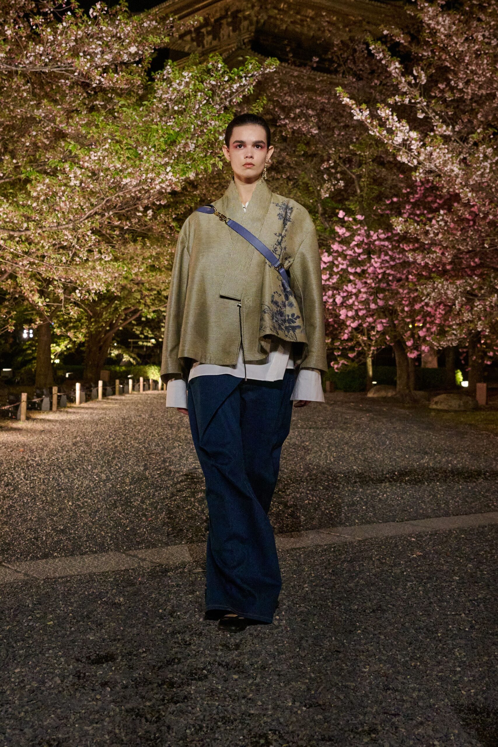 gold silk long-sleeve relaxed embroidered cape