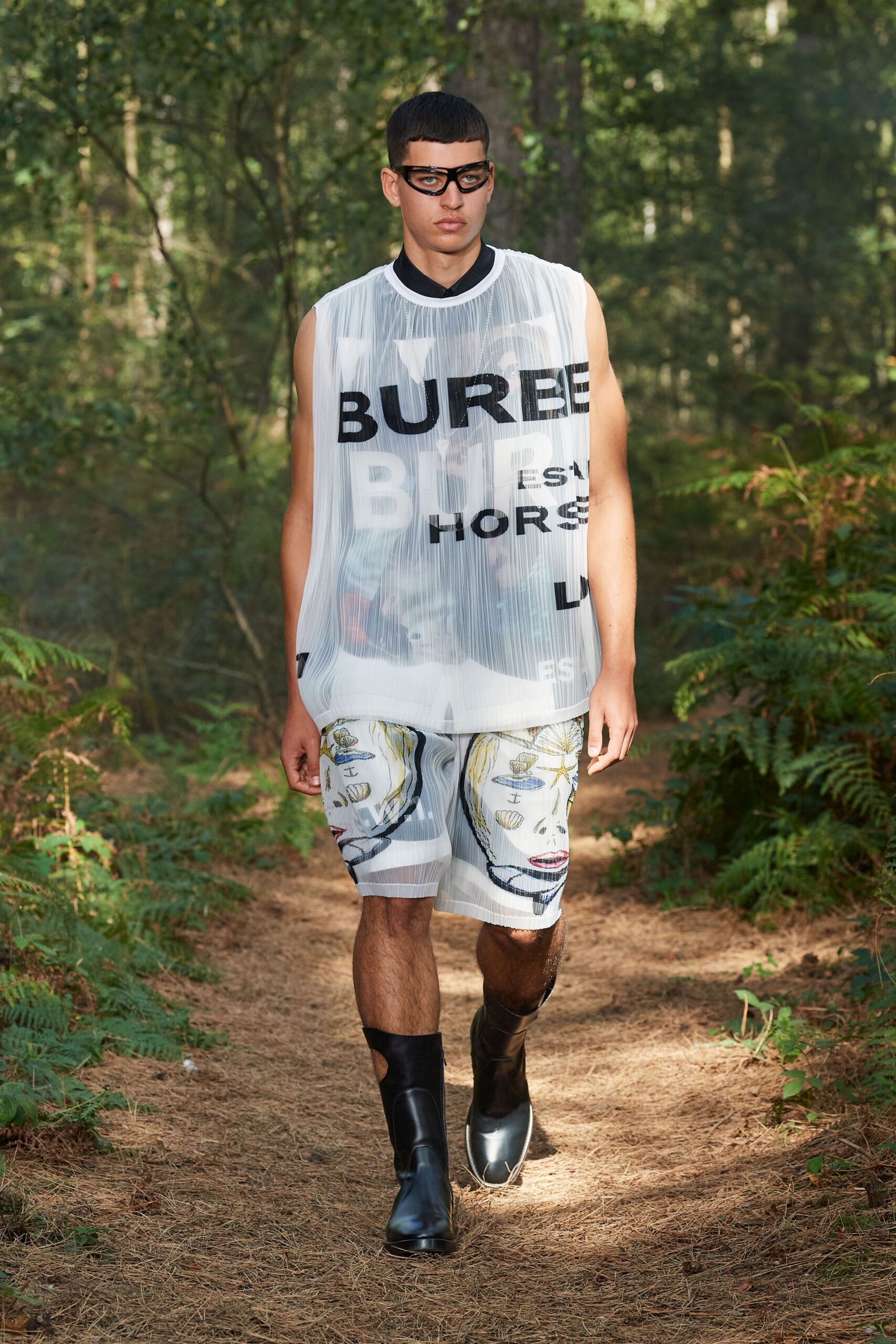 Burberry S/S 21 Look 459