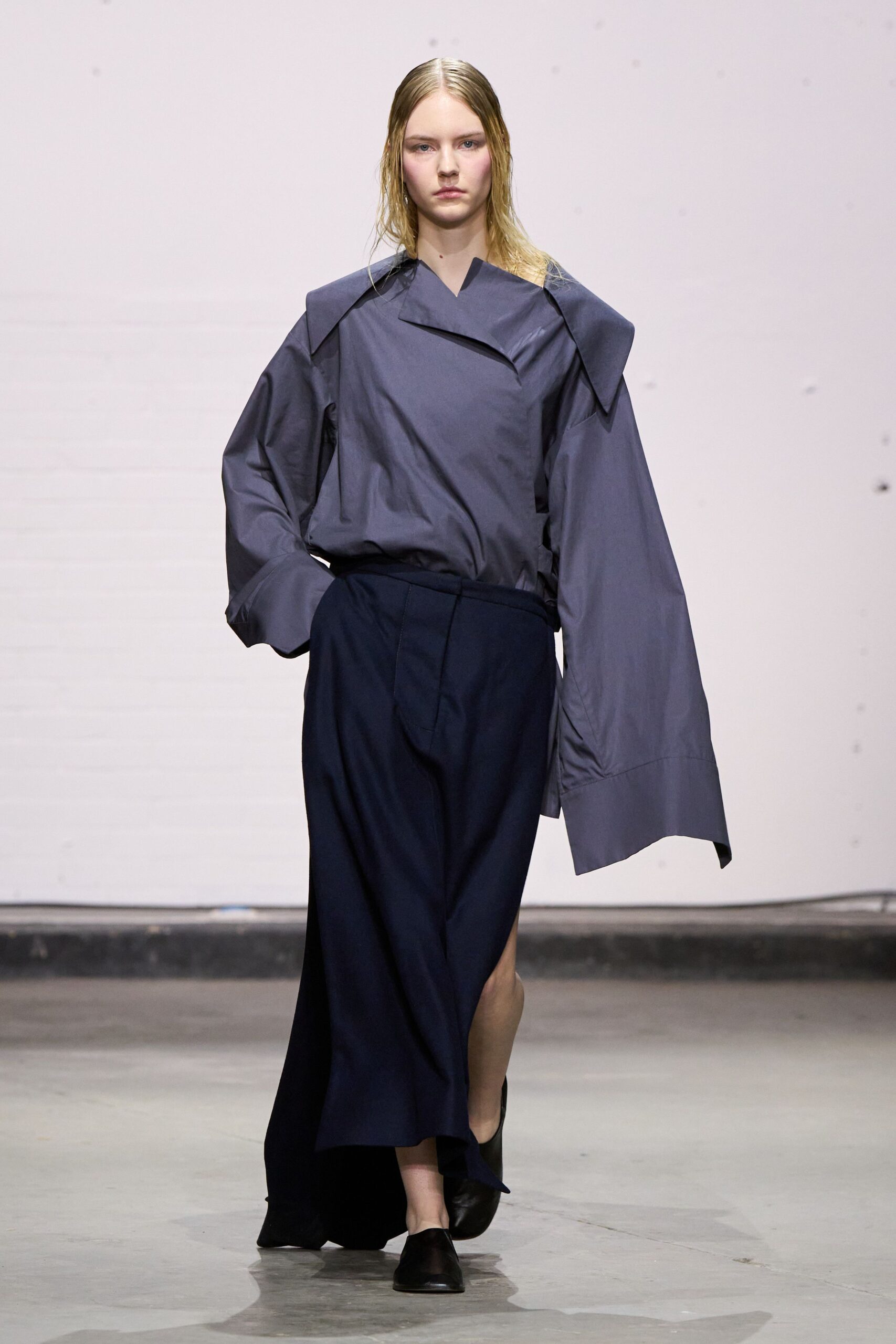blue cotton slit fitted straight-leg skirt