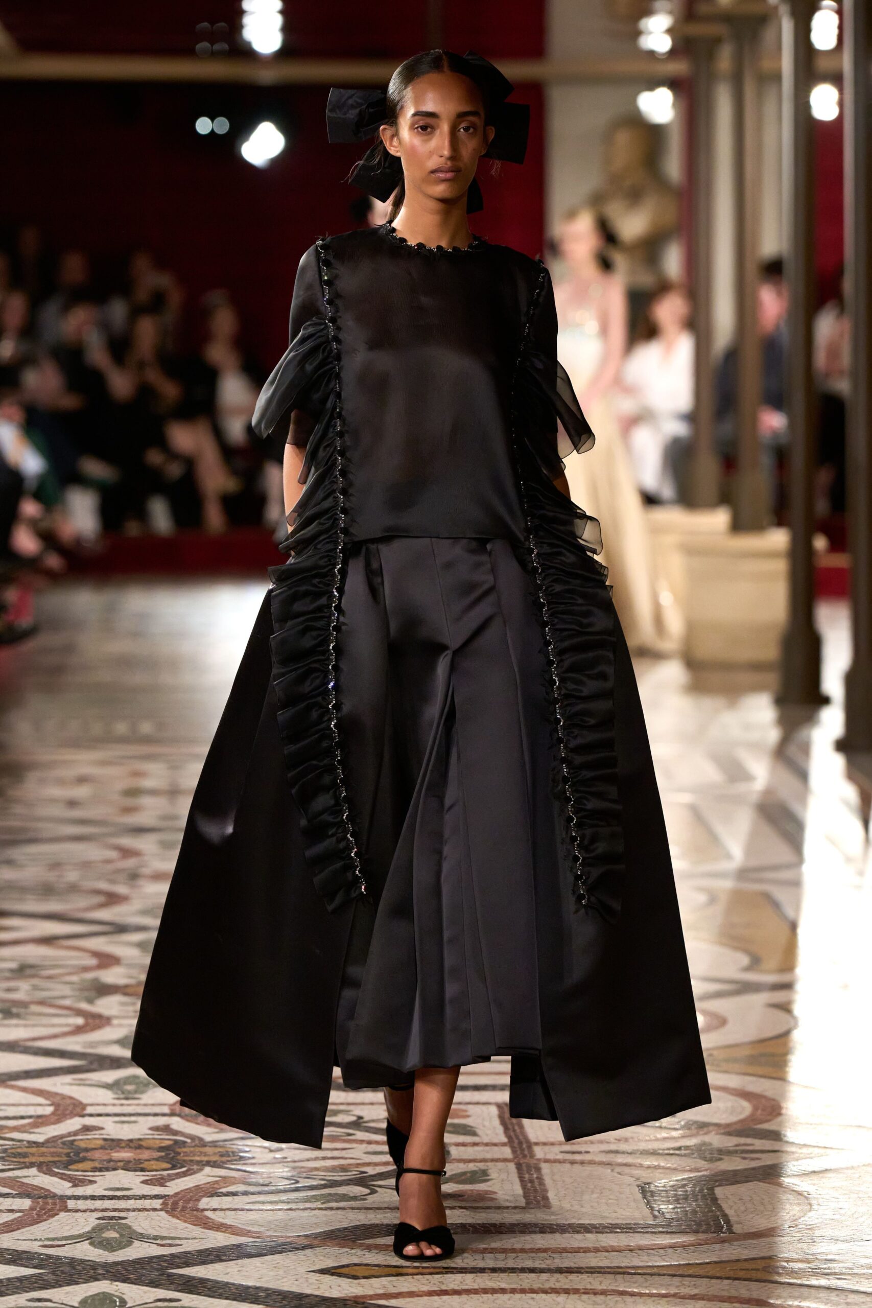 Chanel F/W 24 Couture Look 572
