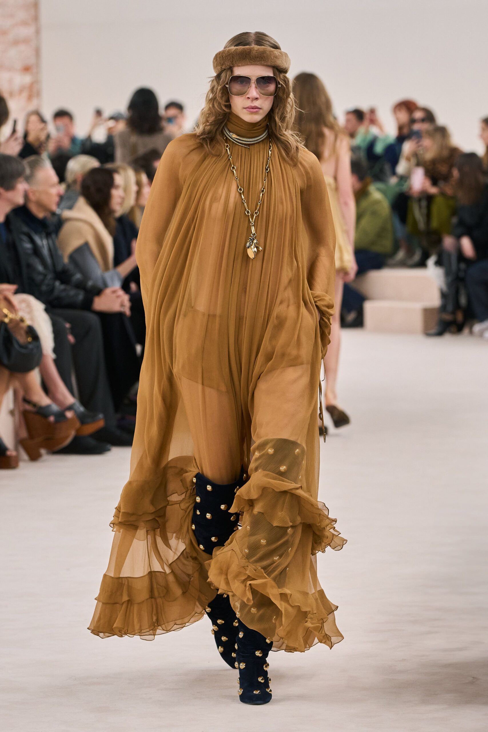 Chloé F/W 24 Look 668