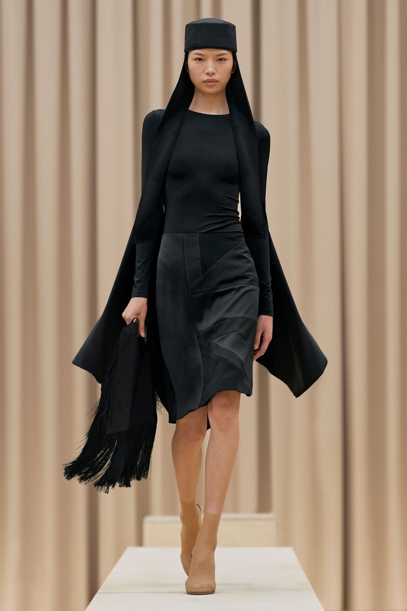 Burberry F/W 21 Look 601
