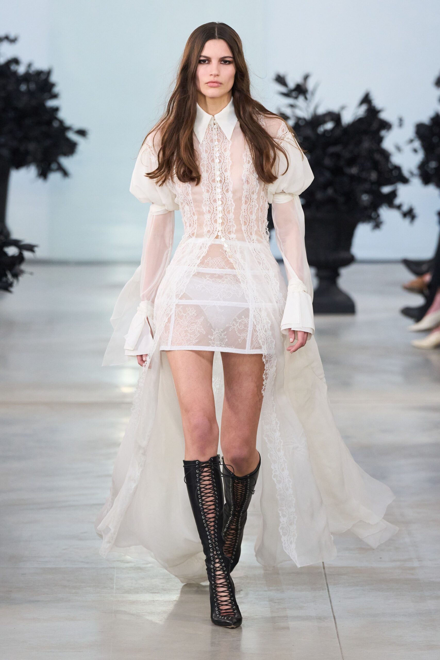 white lace long-sleeve collared fitted pleated dress