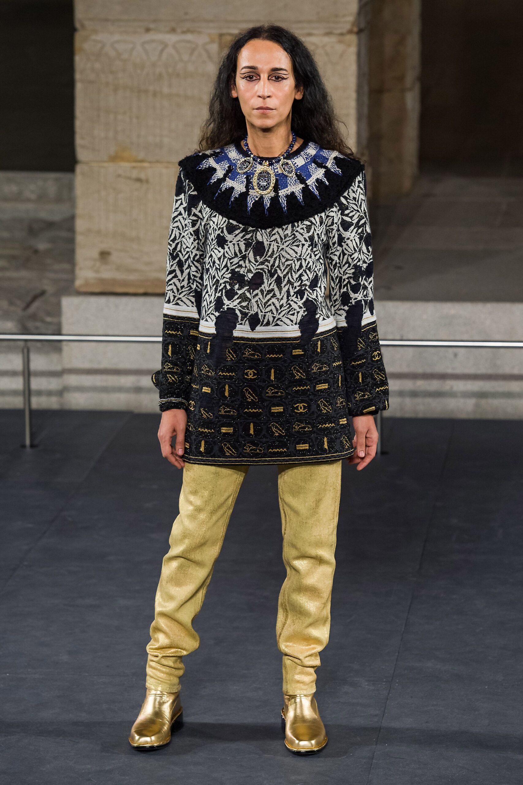 Chanel F/W 19 Look 653