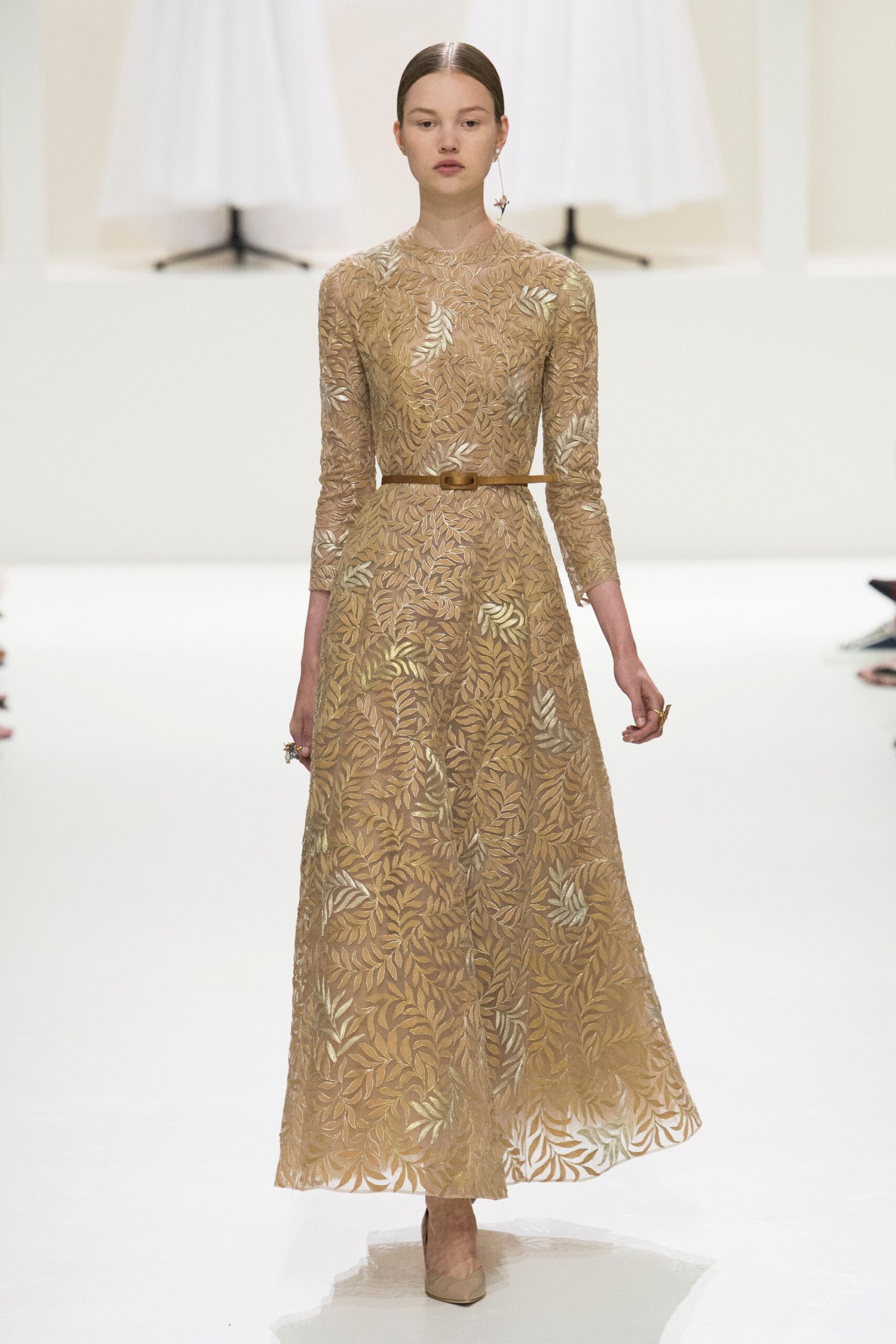 Christian Dior F/W 18 Couture Look 699