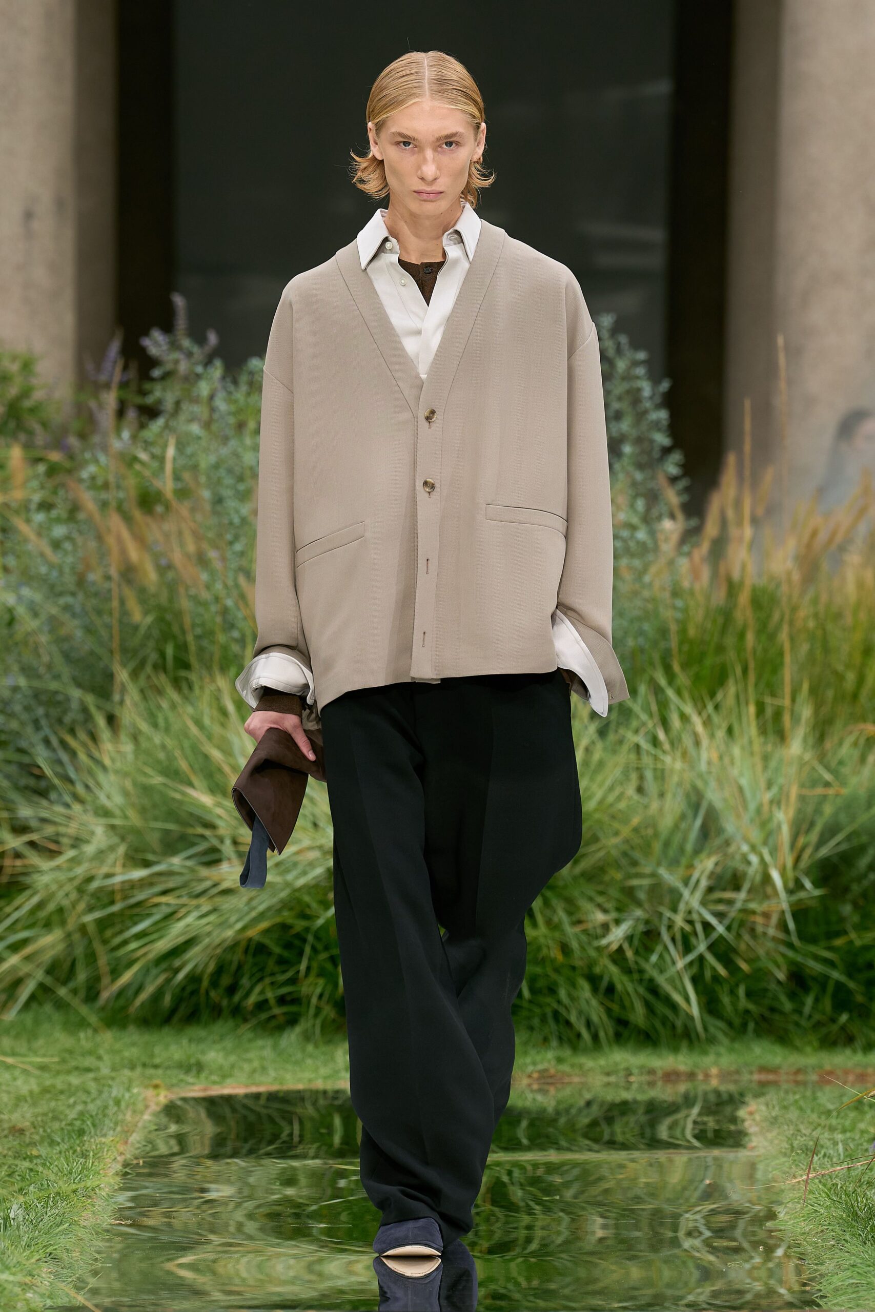 beige blazer white shirt black pants
