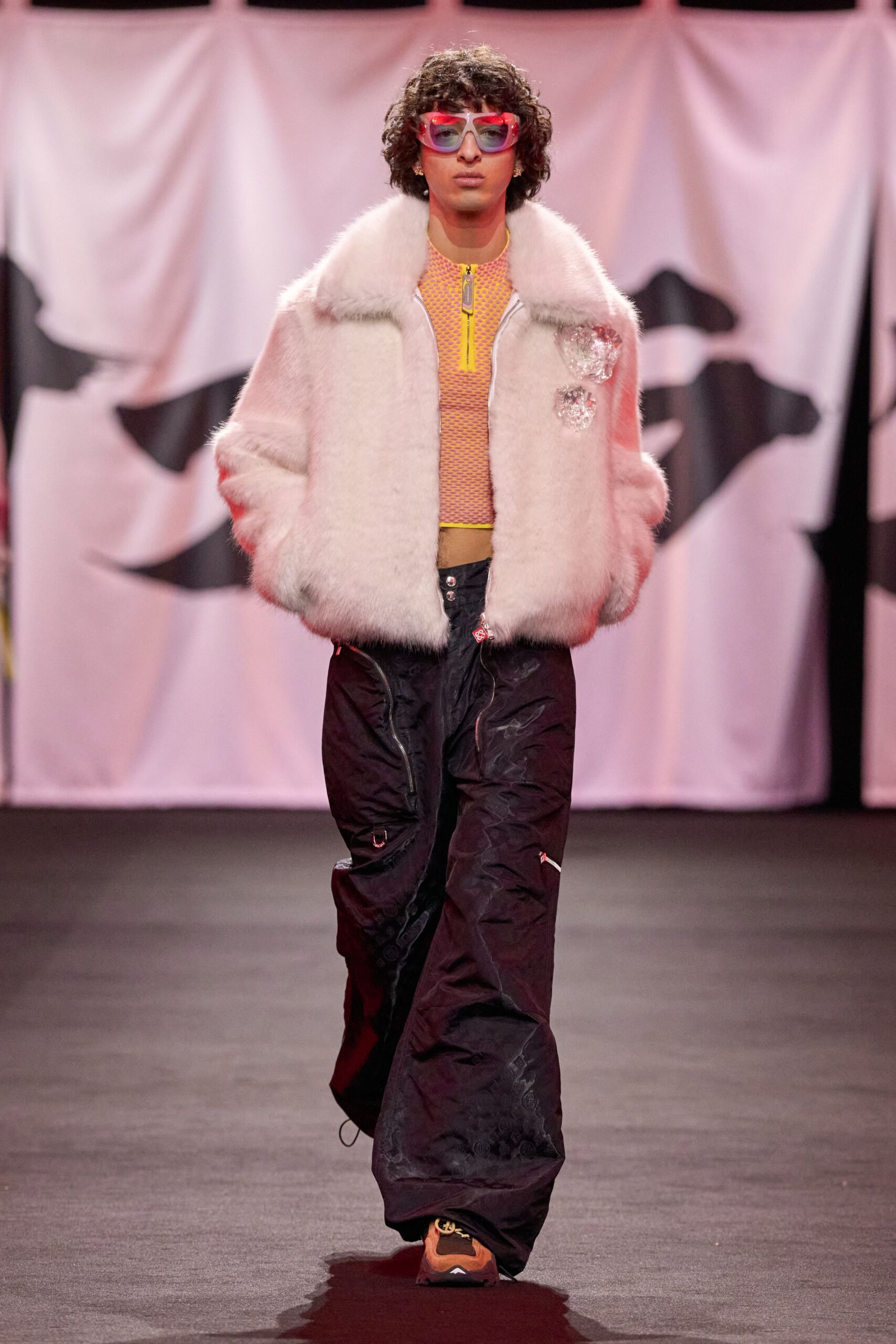 pink faux-fur long-sleeve relaxed buttoned jacket