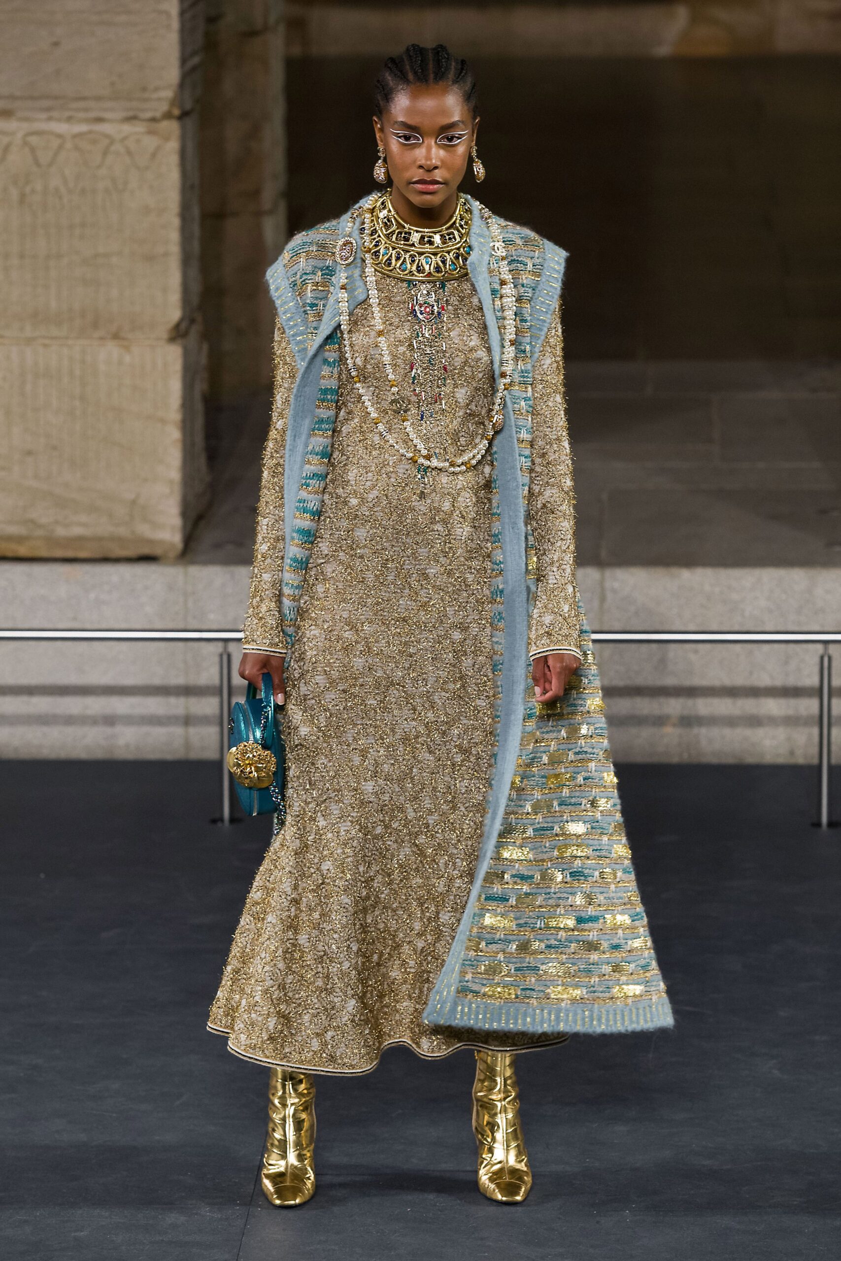 Chanel F/W 19 Look 722